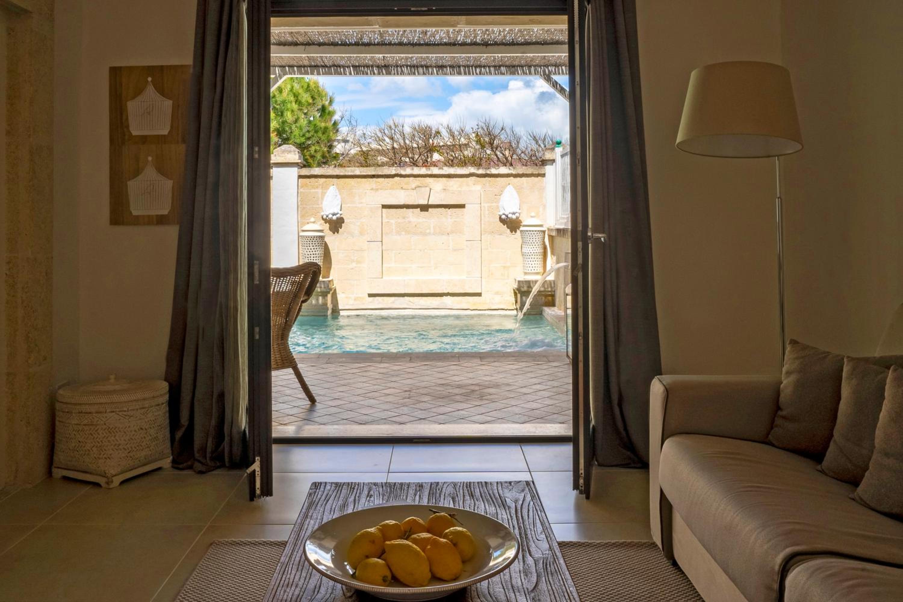 Suite with Private Pool photo 3