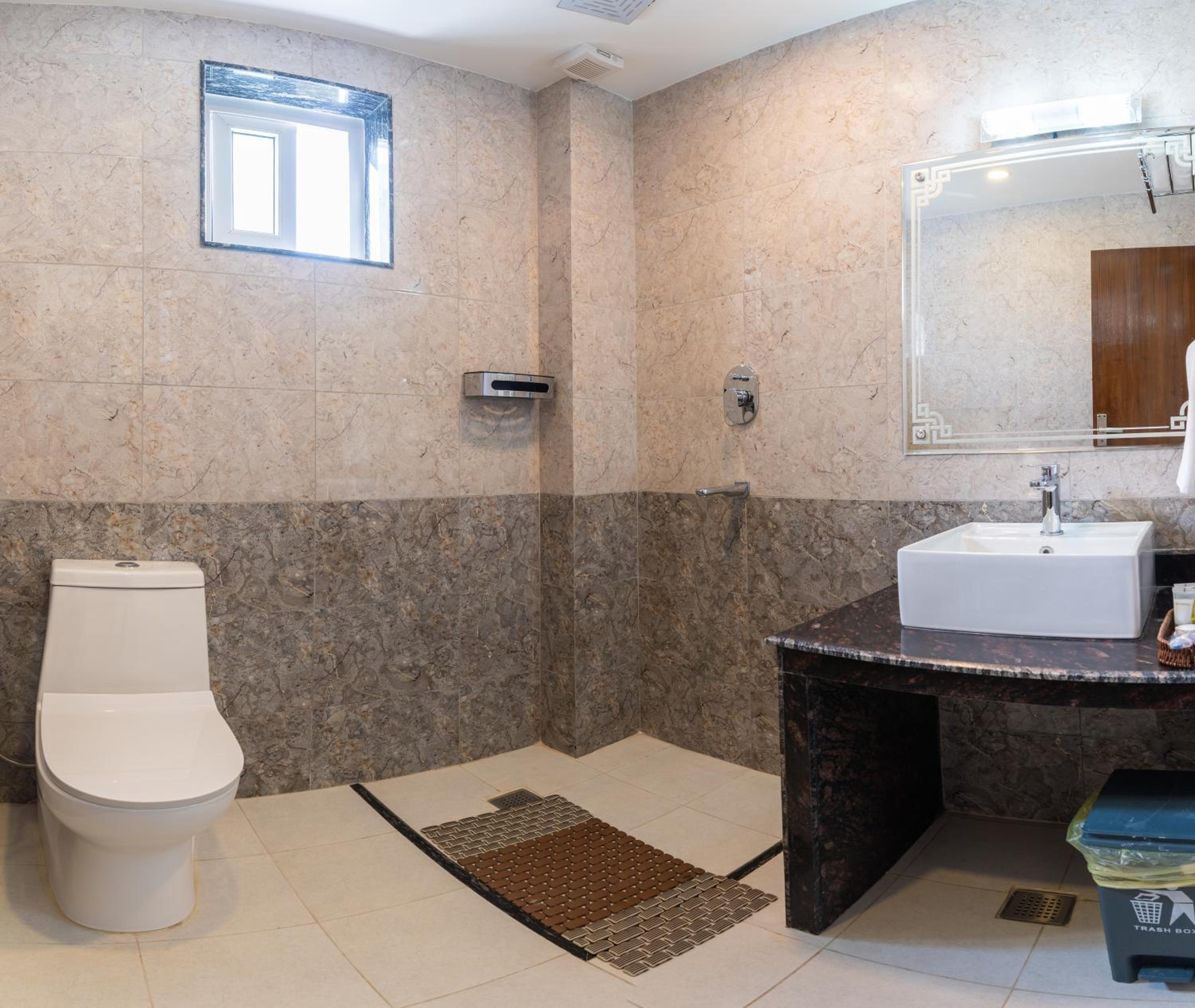 Deluxe Family Room photo 1