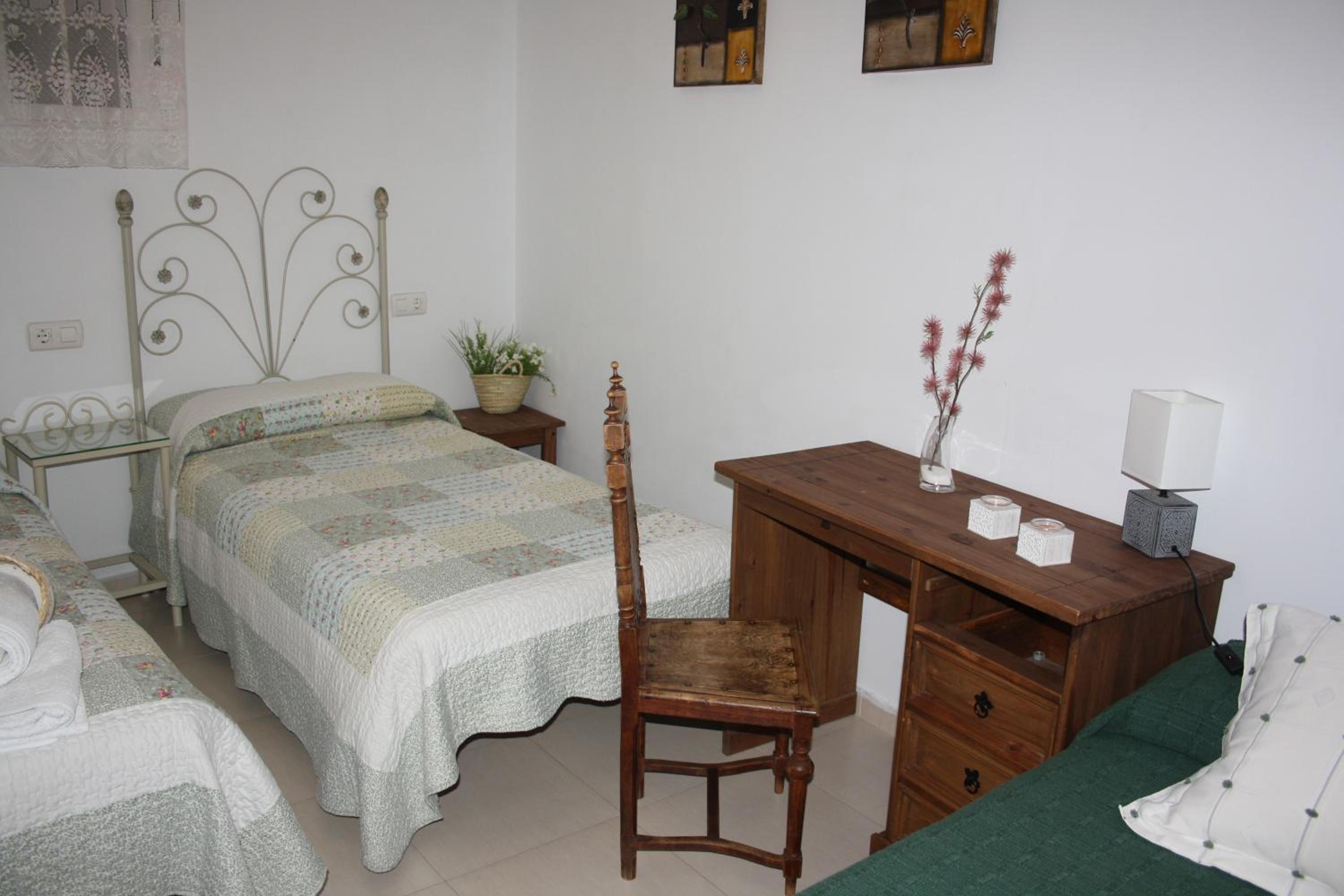 Family Double Room - Photo 3