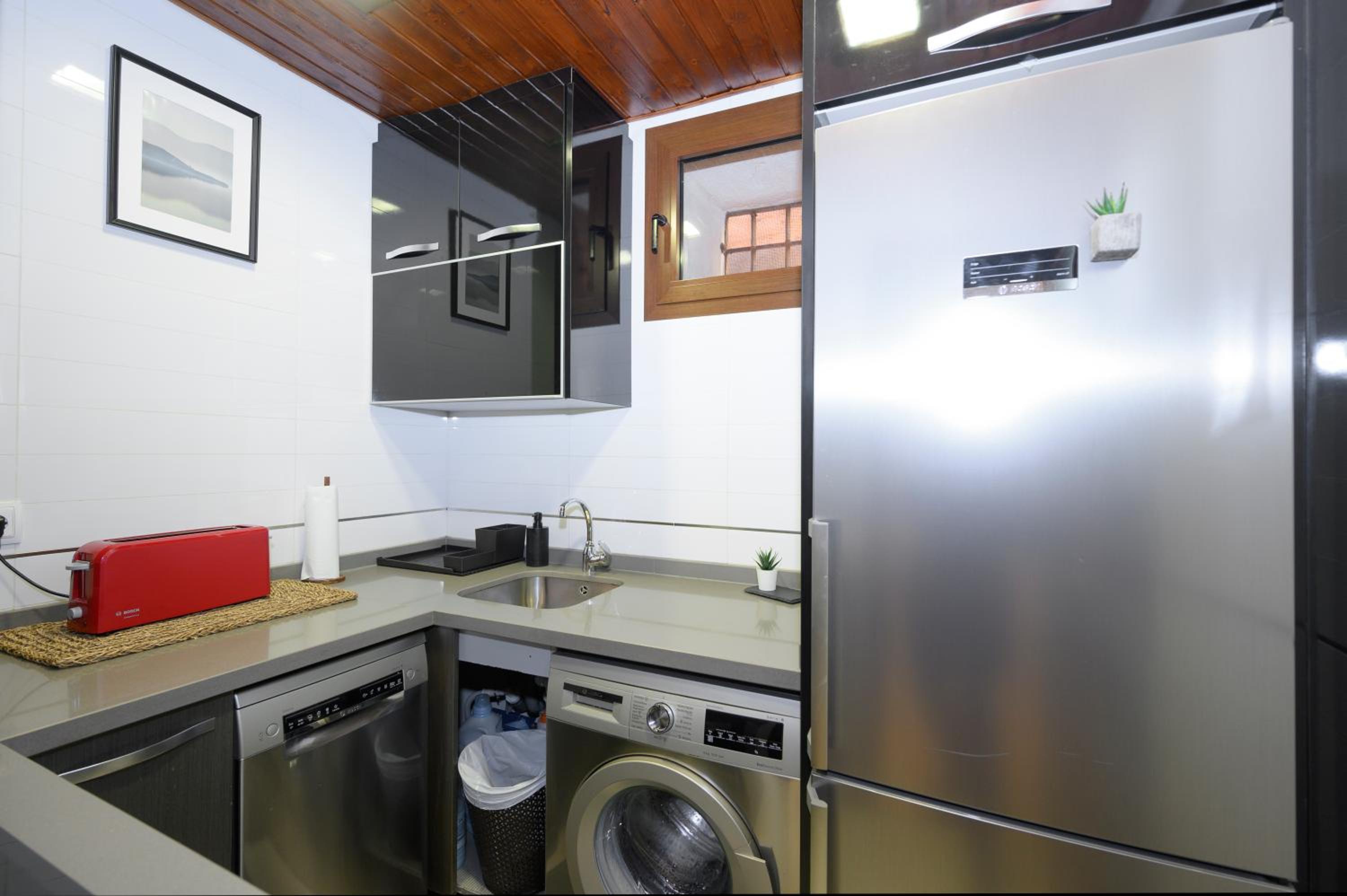 Two-Bedroom Apartment - Photo 30
