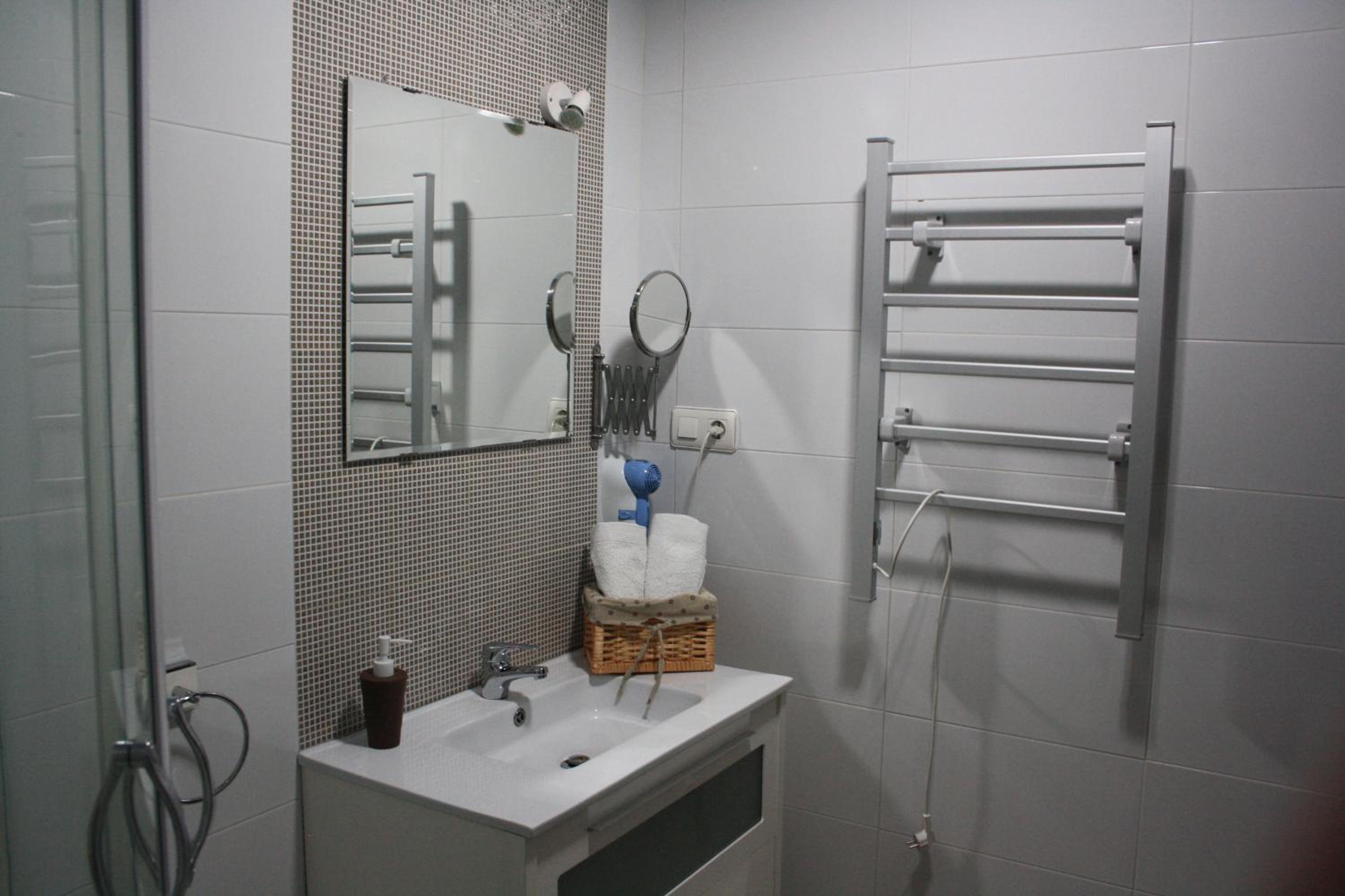 Family Double Room - Photo 7