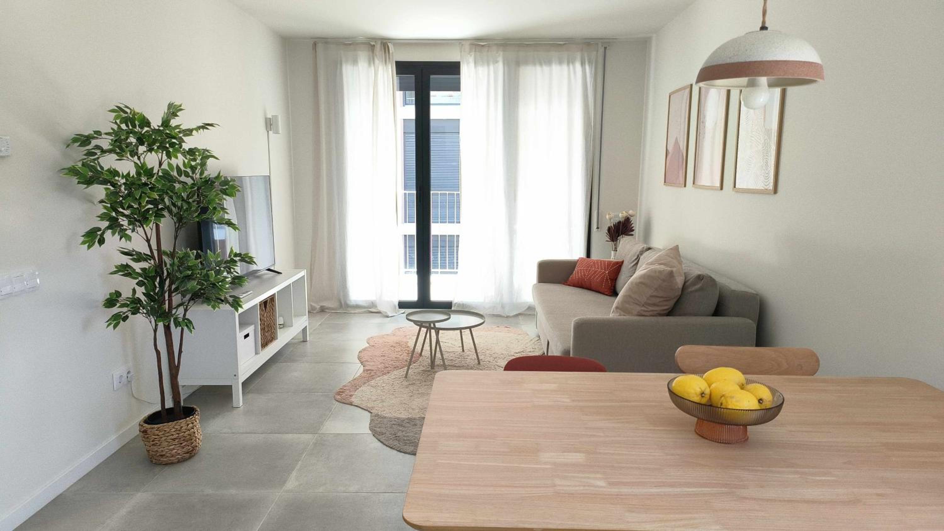 Apartamento con Balcón
