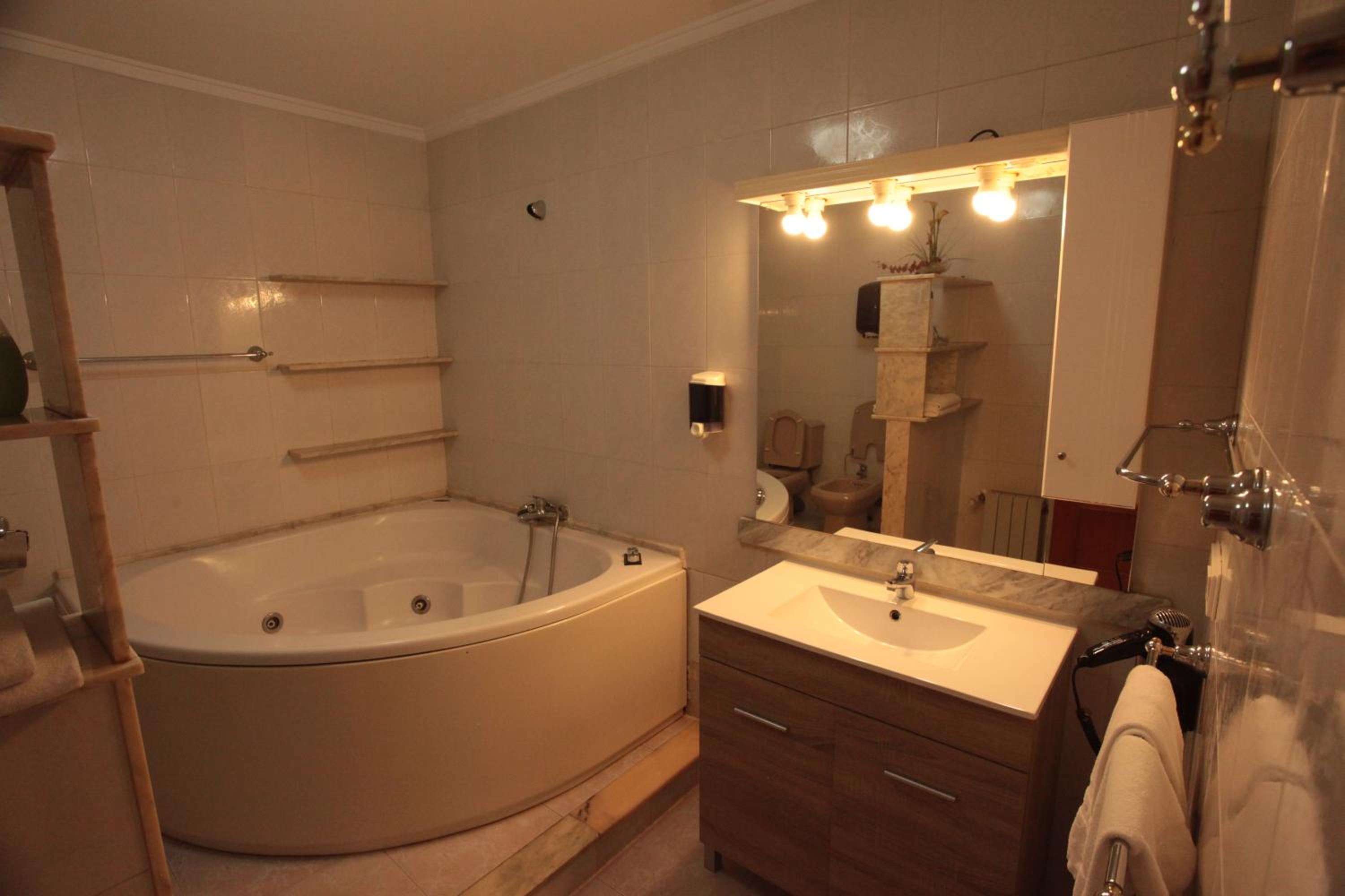 Deluxe Double Room - Photo 3