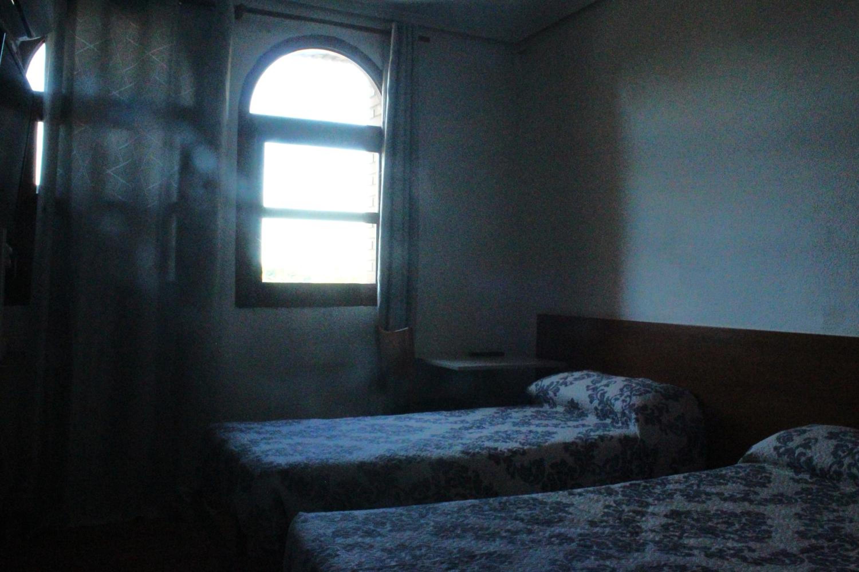 Twin Room - Photo 1