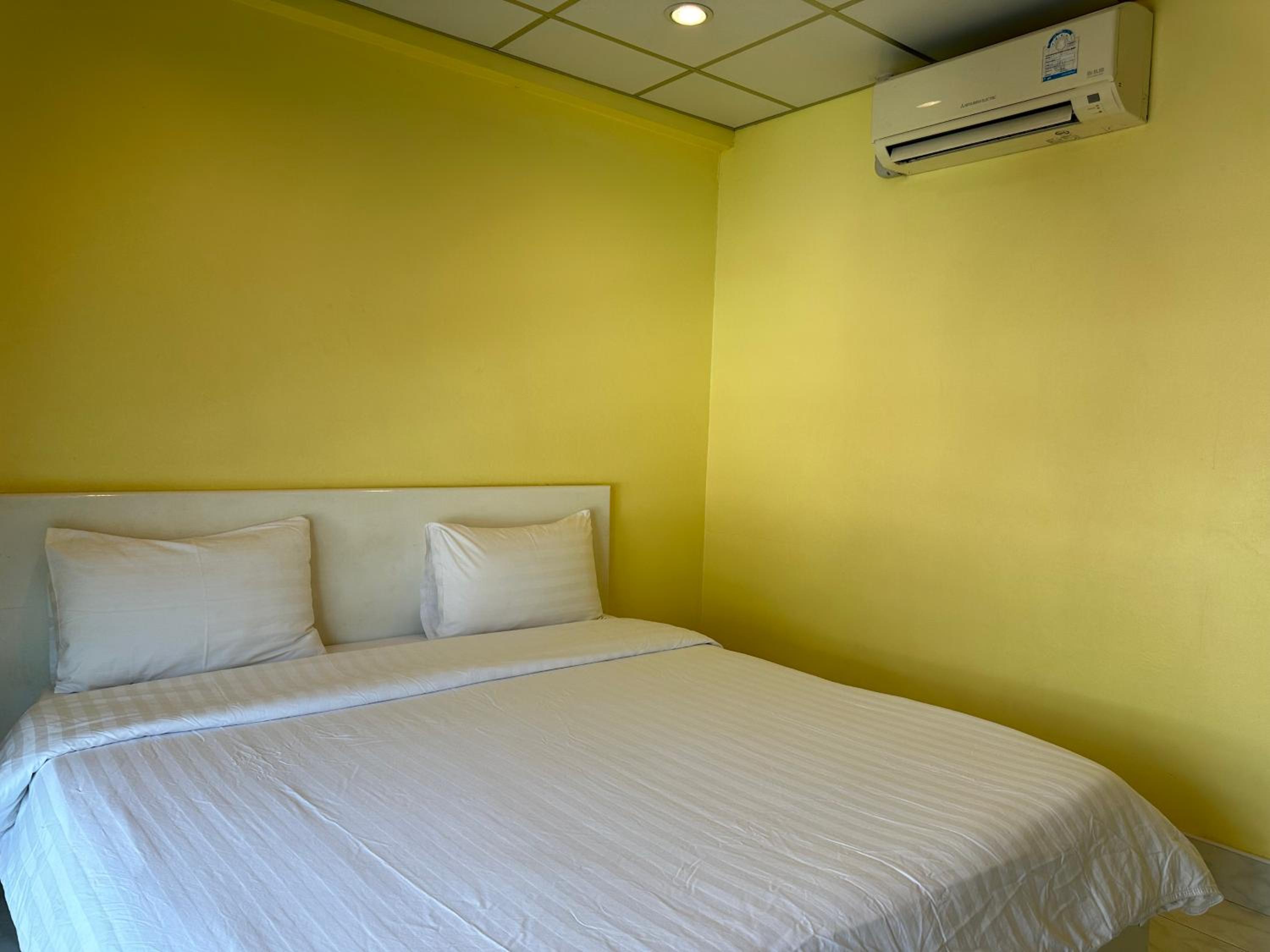 Standard Double Room - Photo 2