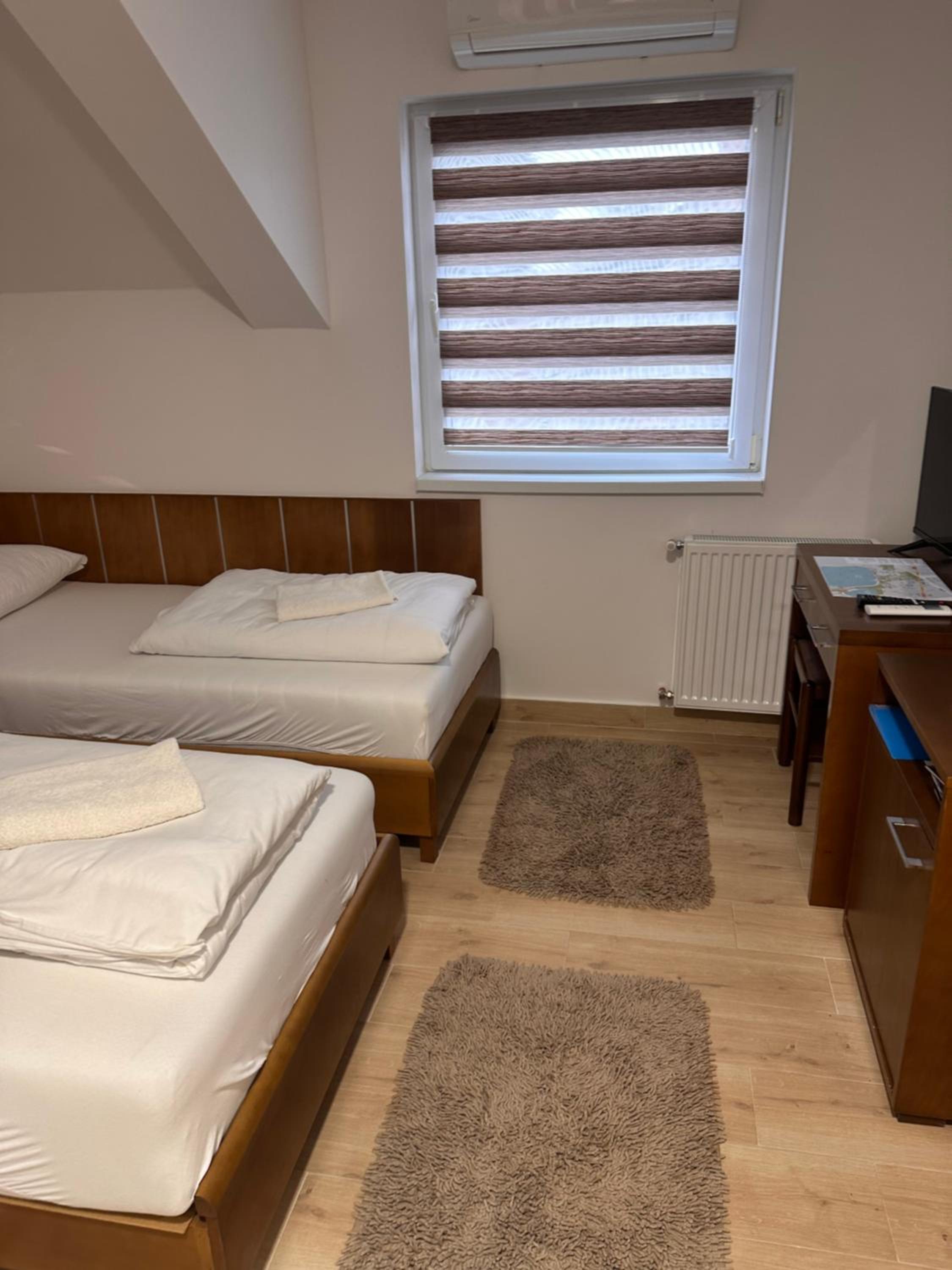 Deluxe Double Or Twin Room With Lake View photo 1