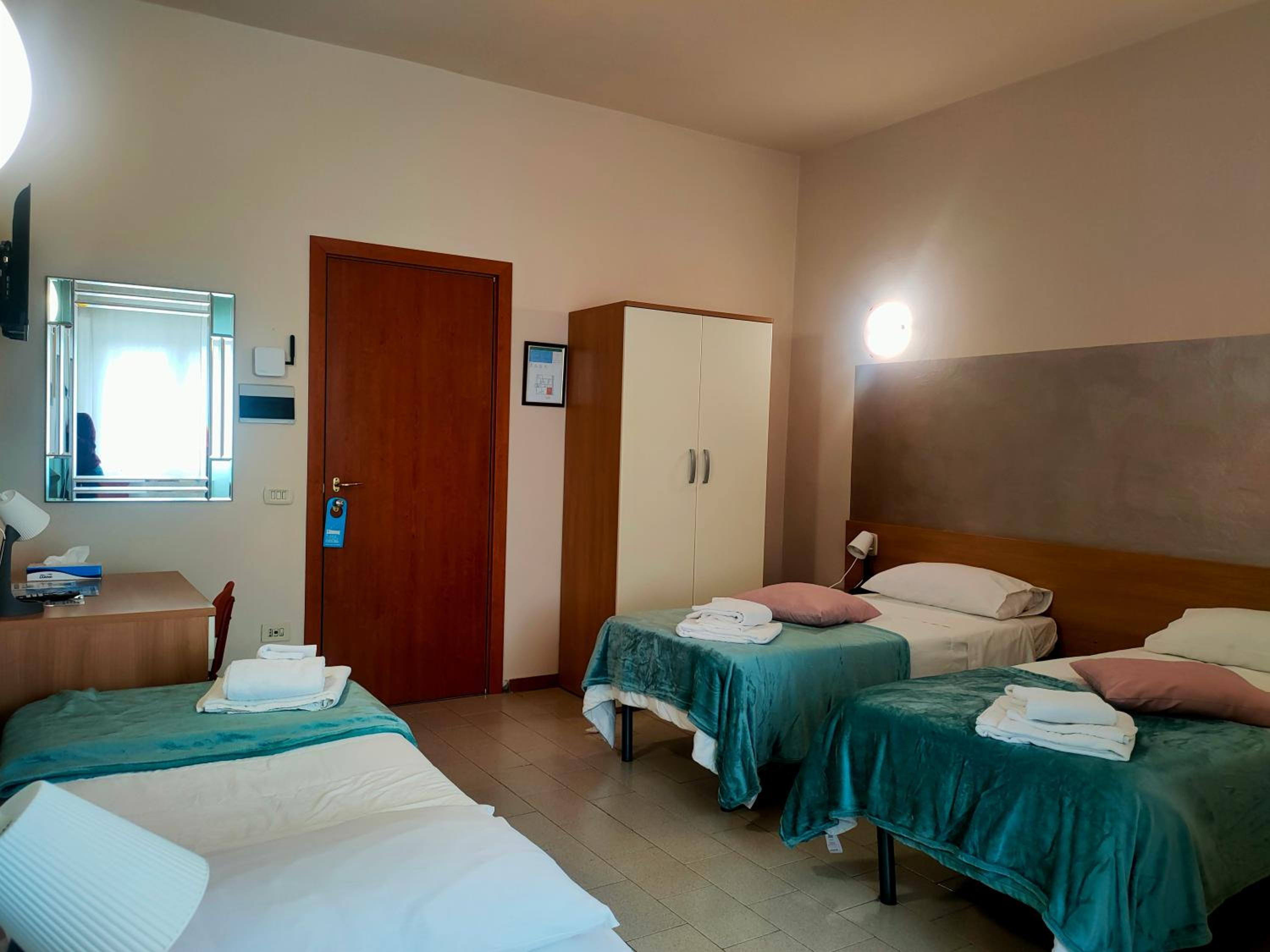 Triple Room - Photo 1