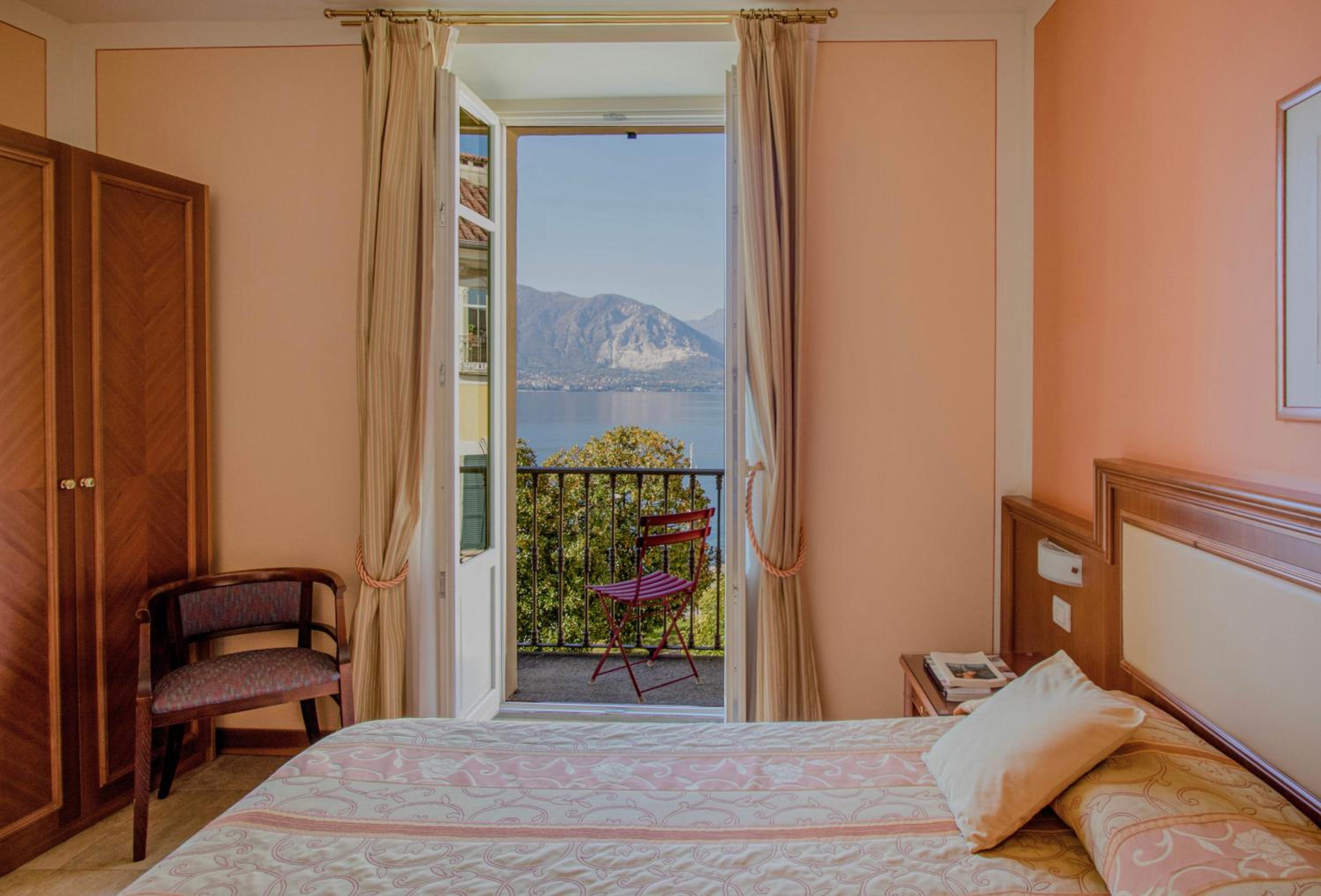 Superior Double or Twin Room with Partial Lake View - Photo 7