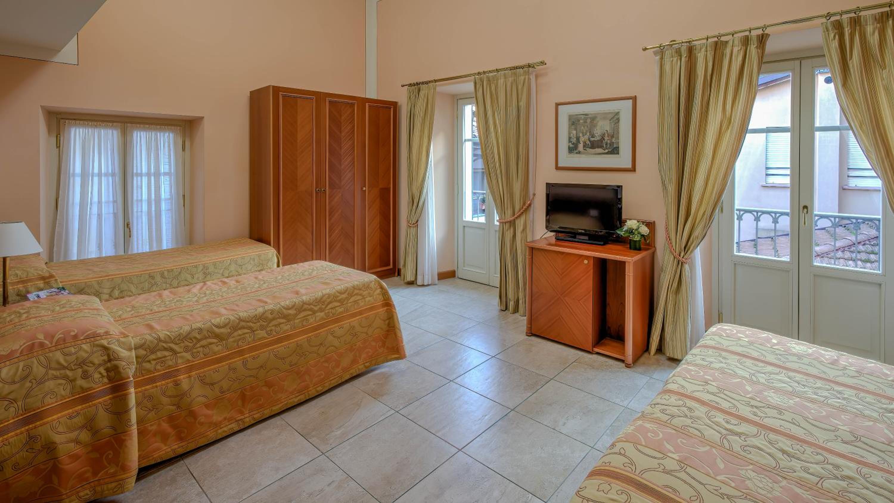 Classic Triple Room - Photo 5