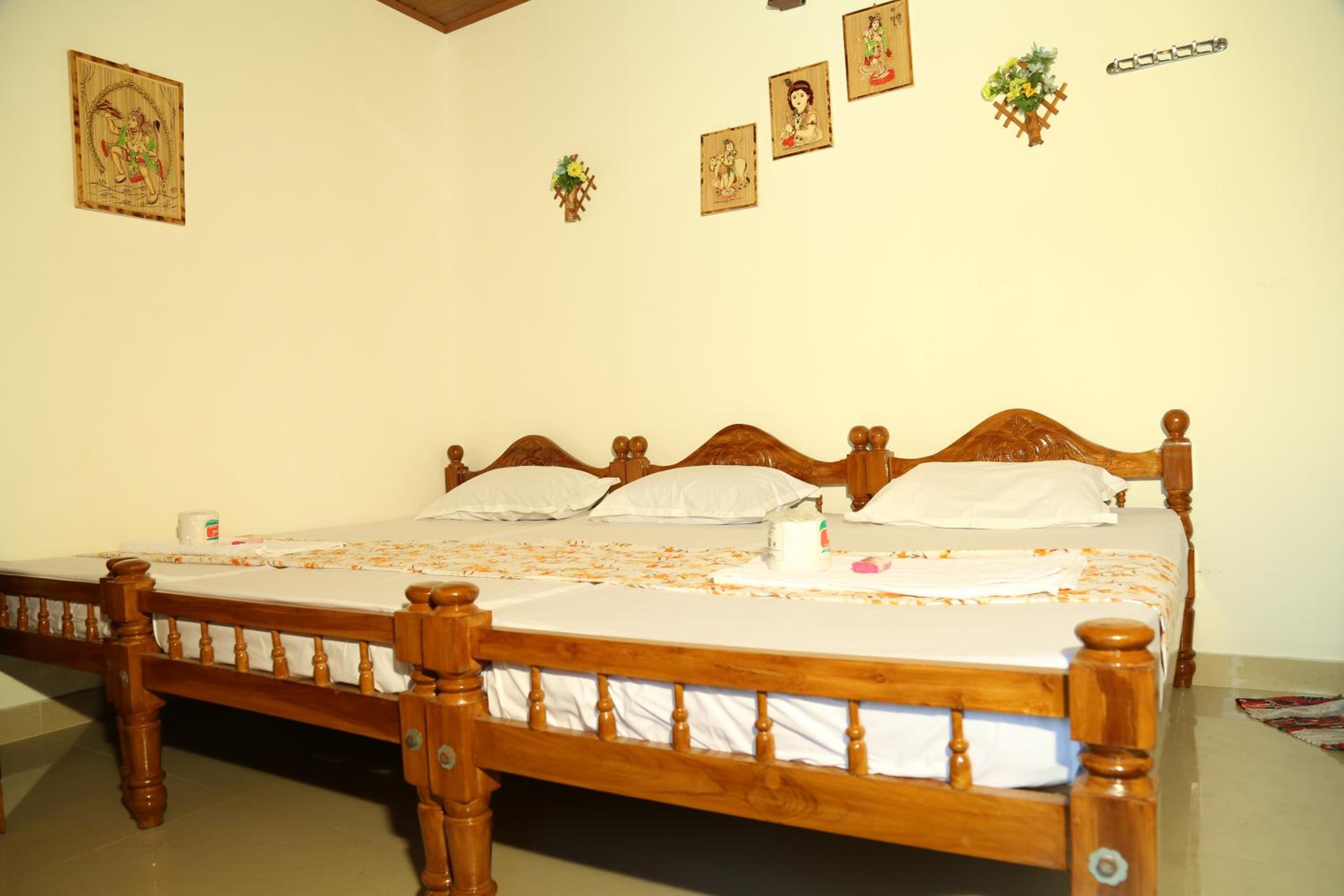 Economy Triple Room