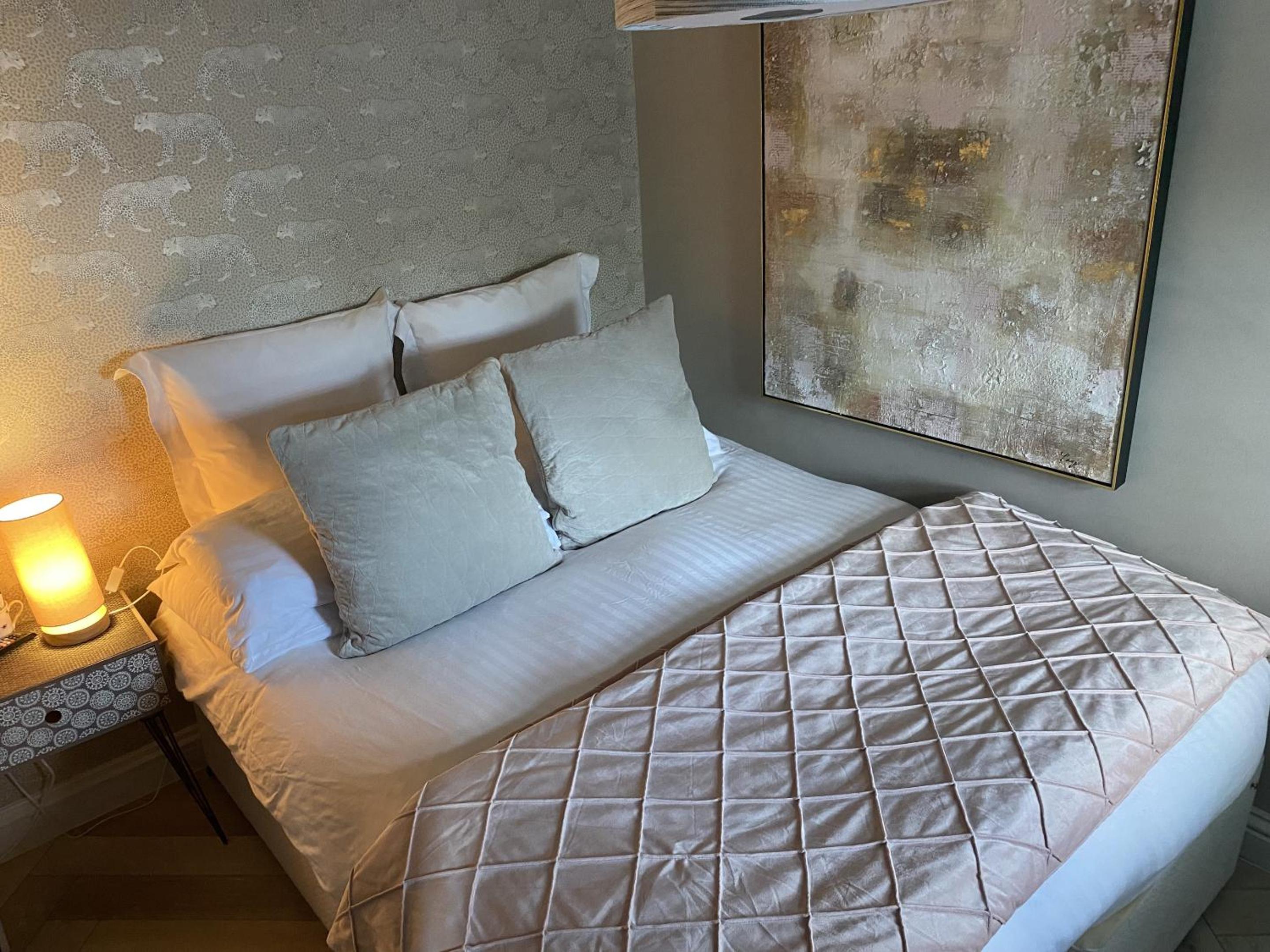 Twin Room with Private Bathroom photo 1