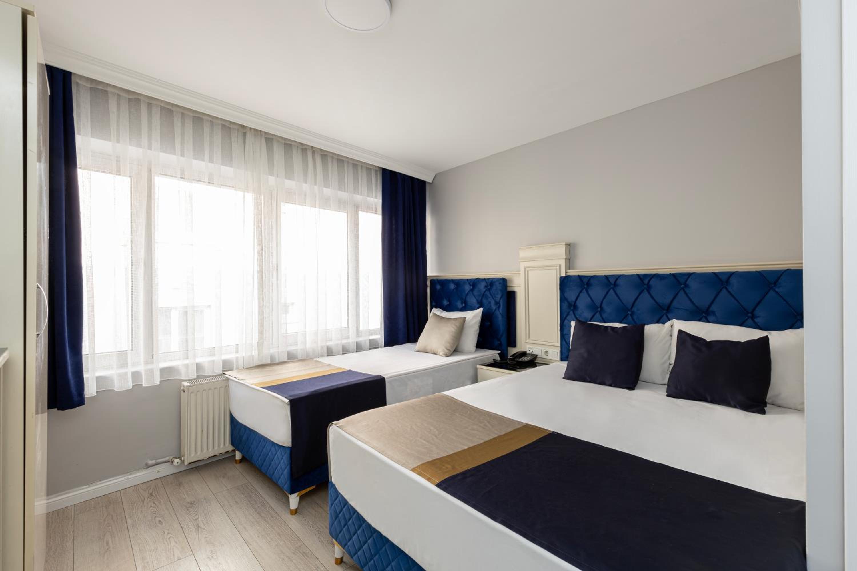 Deluxe Triple Room photo 1