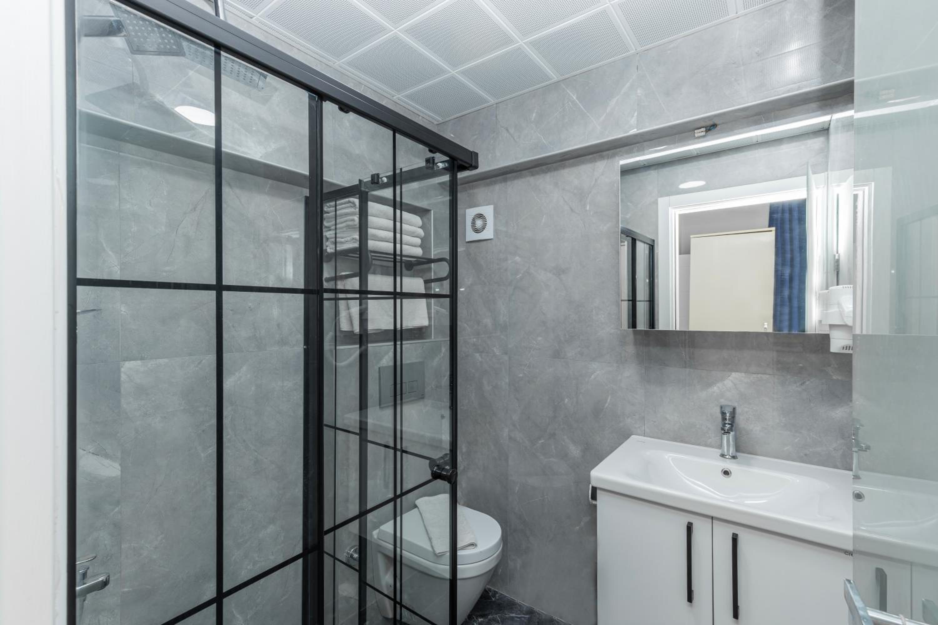 Deluxe Triple Room photo 2