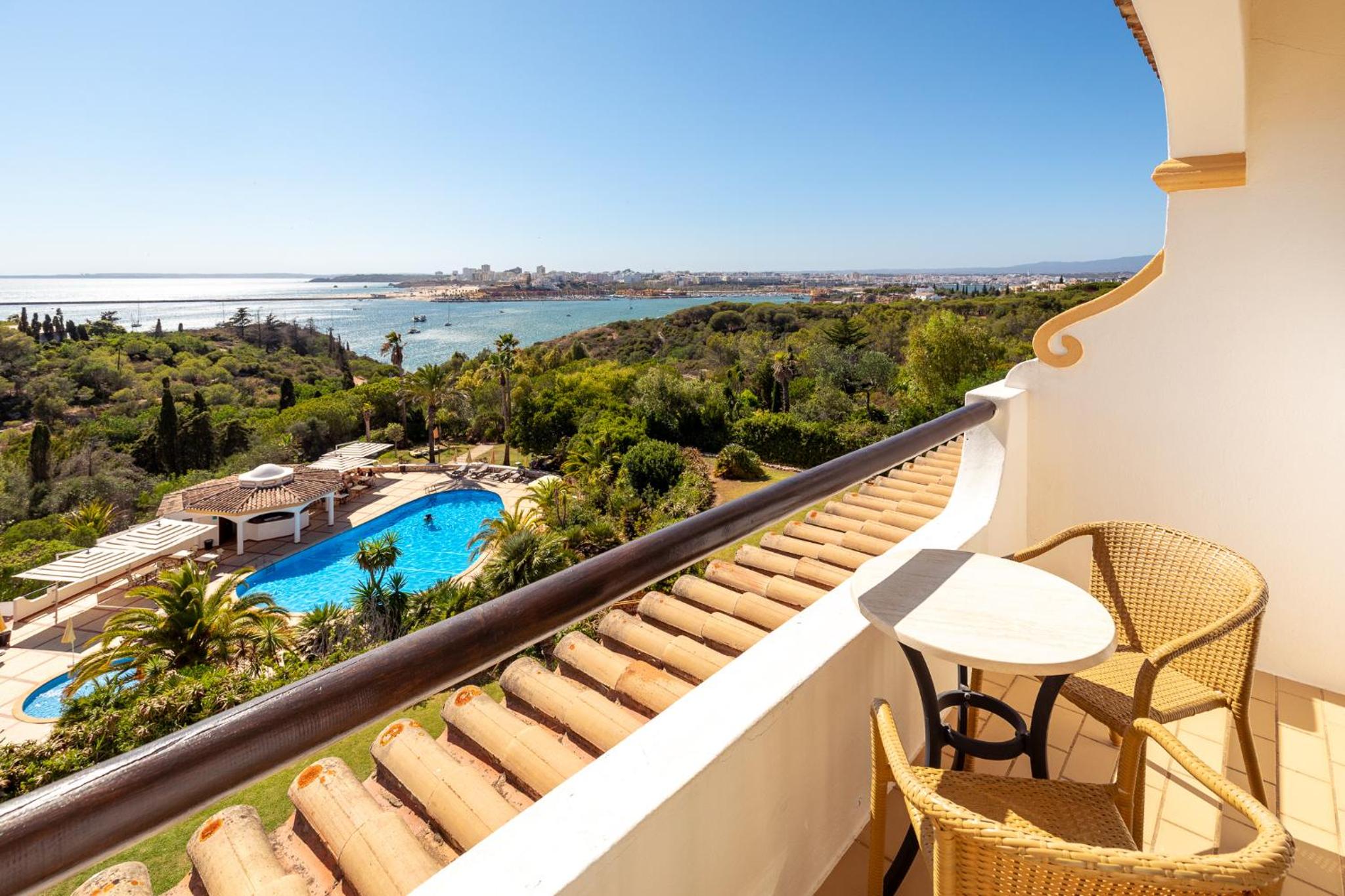 Double or Twin Room with Sea View - Photo 5