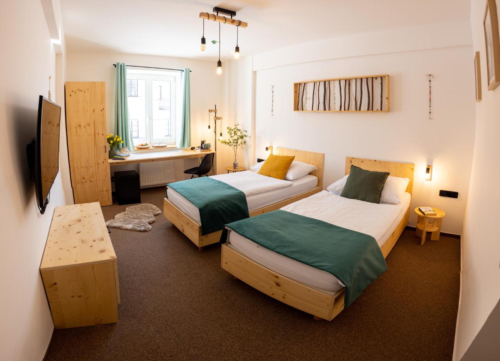 Double or Twin Room - Photo 9