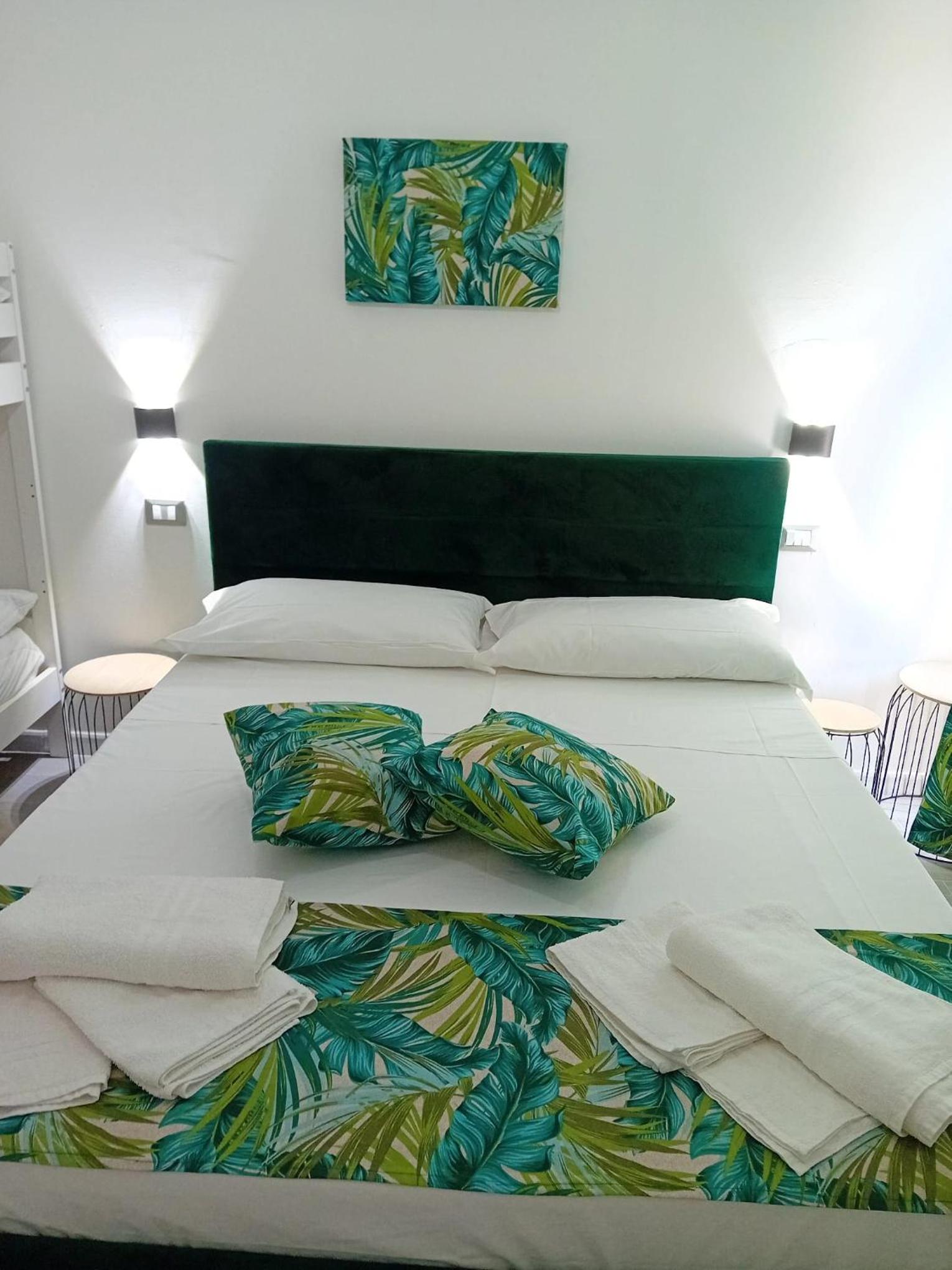 One-Bedroom House photo 1