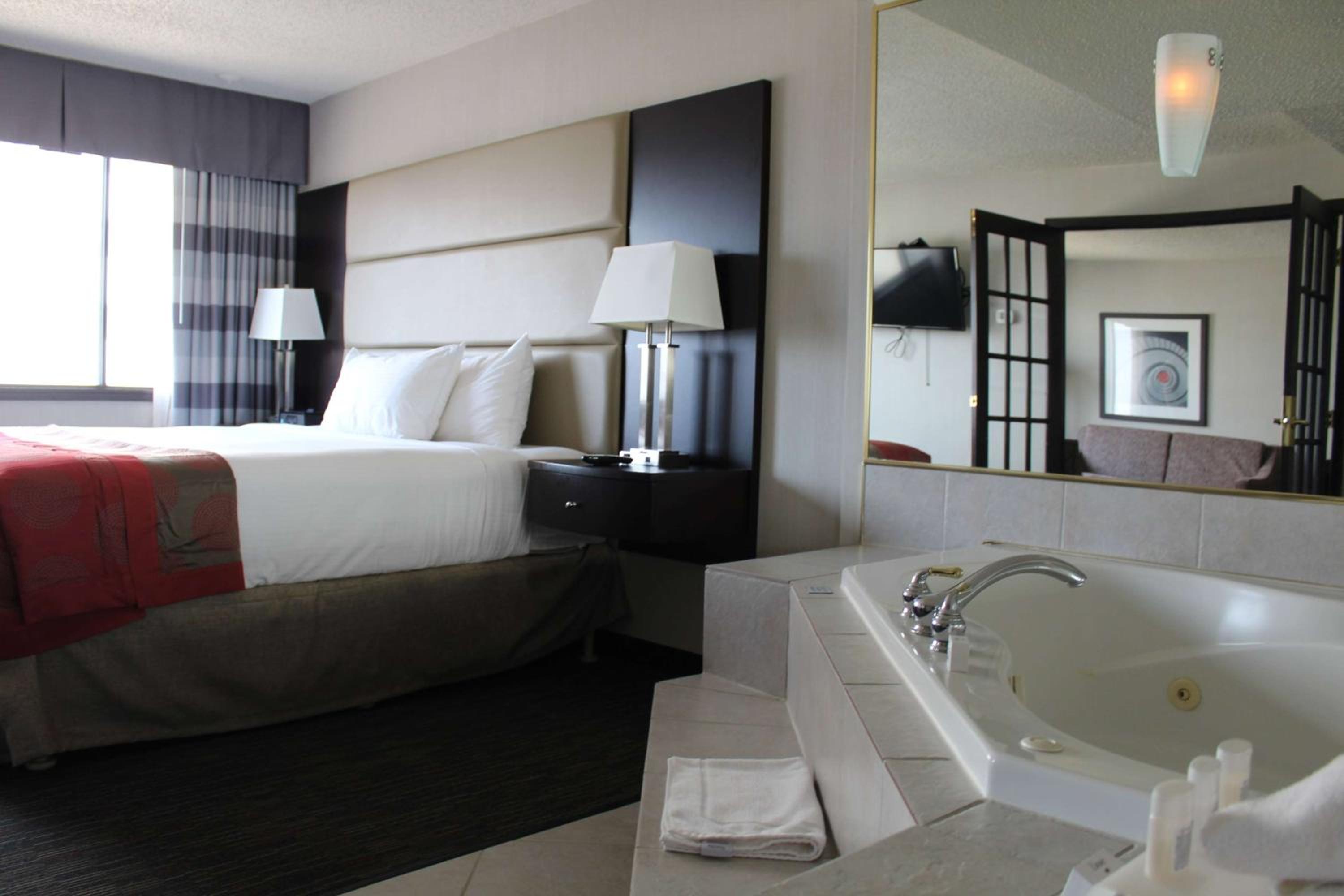 Premium King Suite with Jetted Tub photo 1