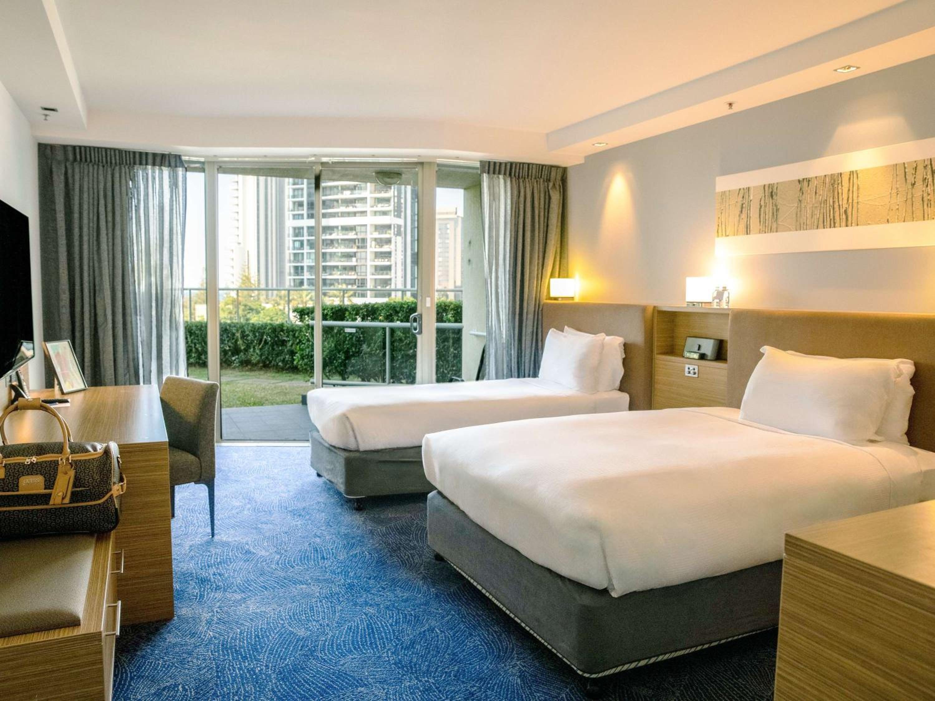 Luxury Double Room with Ocean View and Two Double Beds - Photo 1