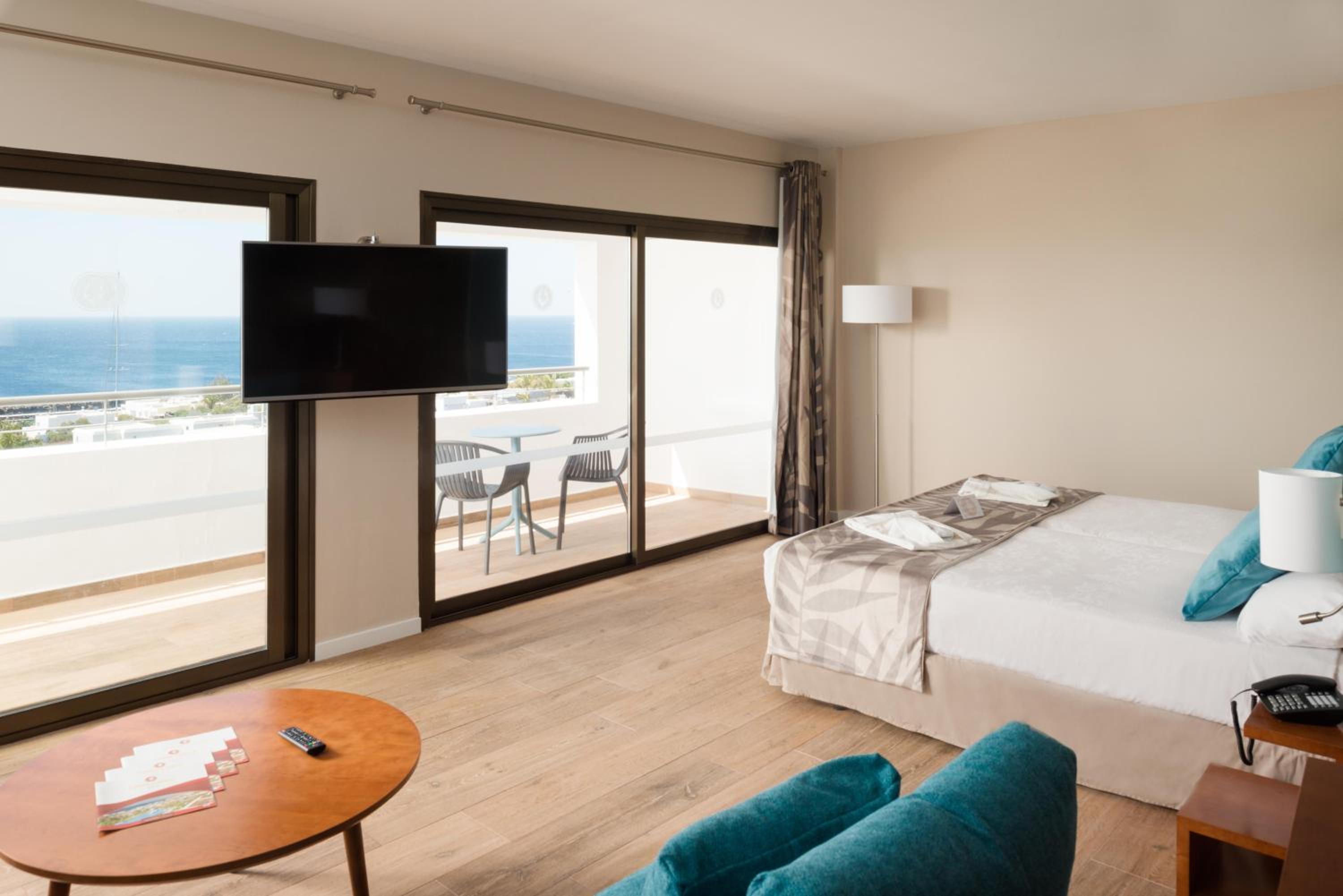 Select Junior Suite  photo 2