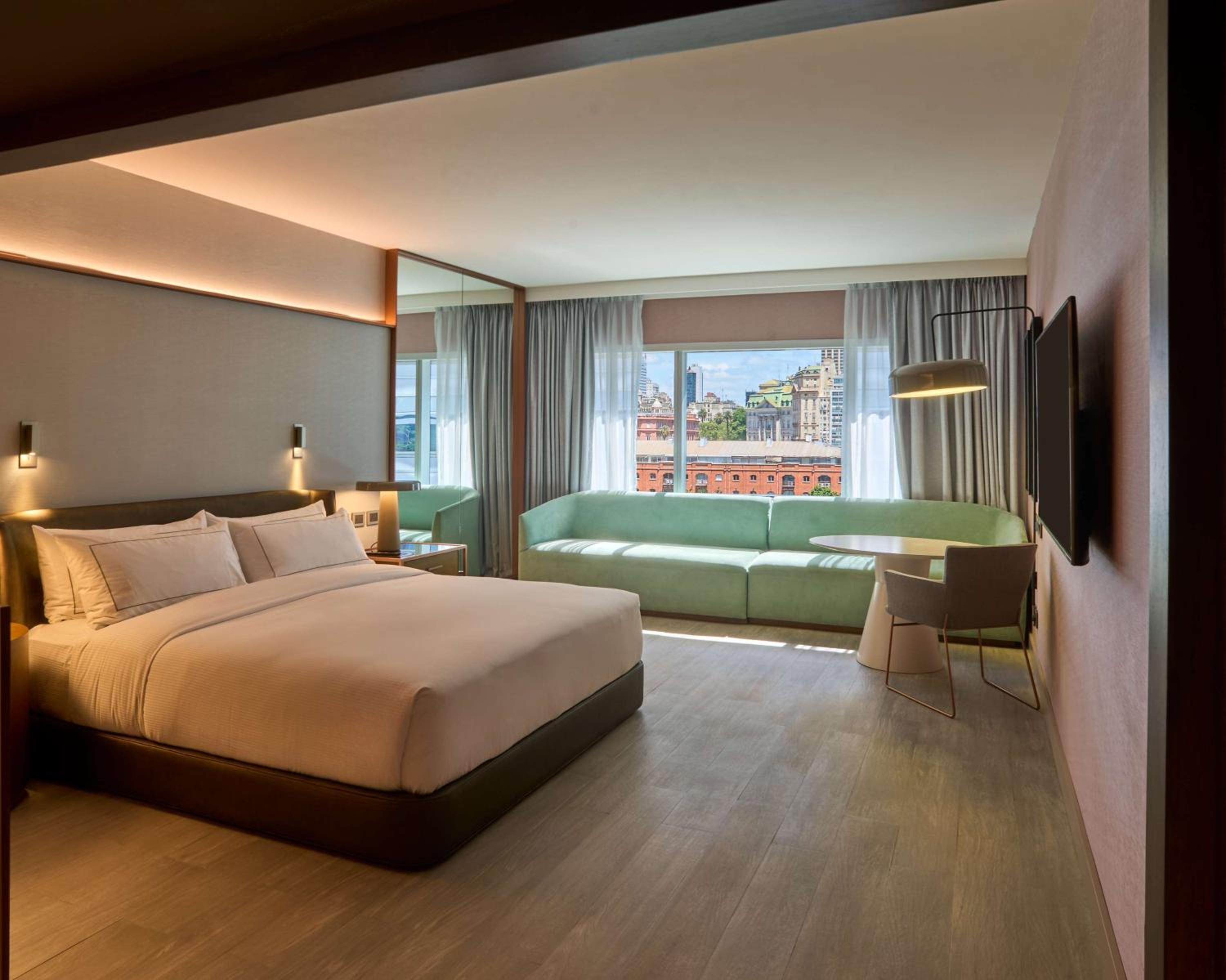 Deluxe King Room - Mobility Accessible
