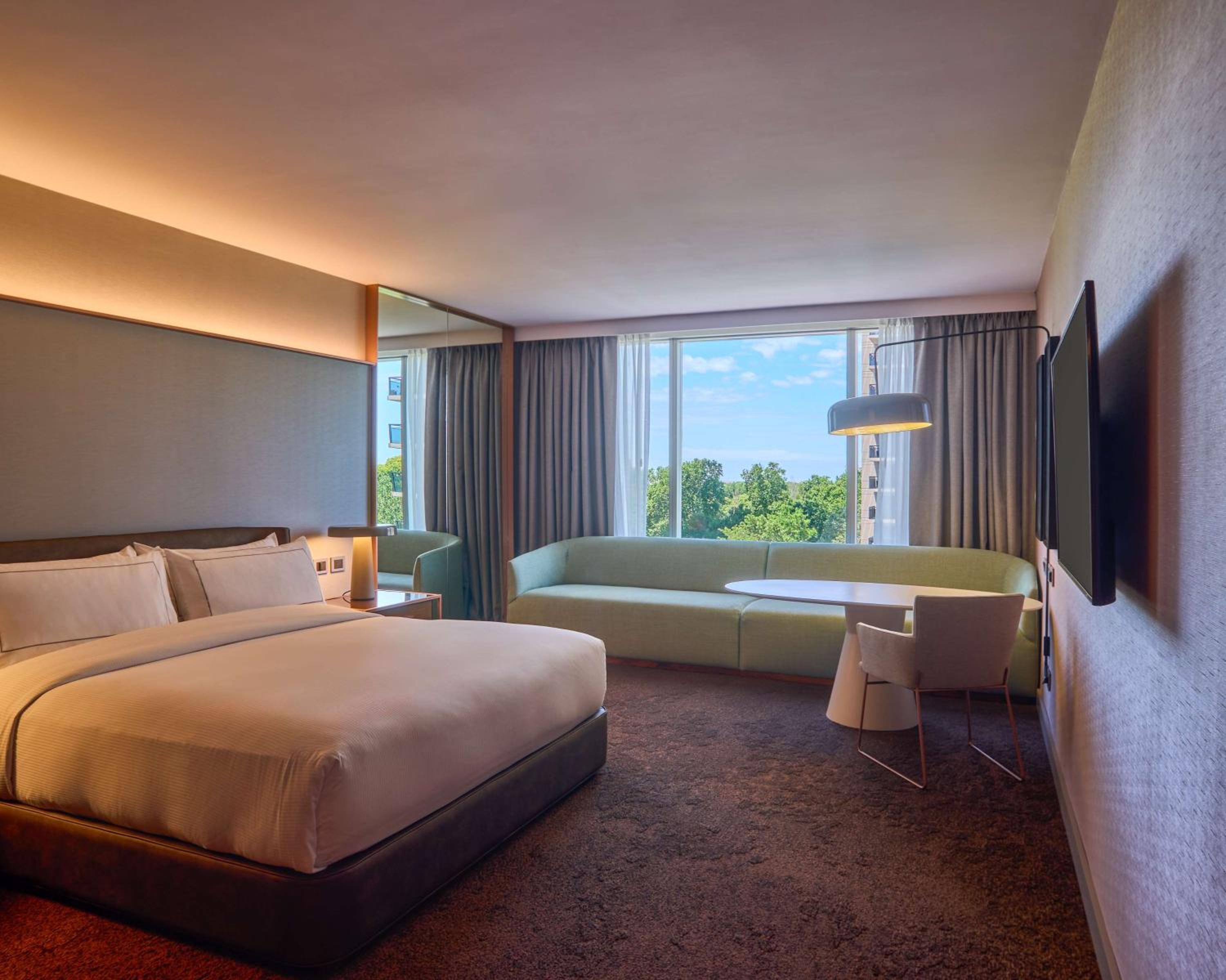 Deluxe King Room