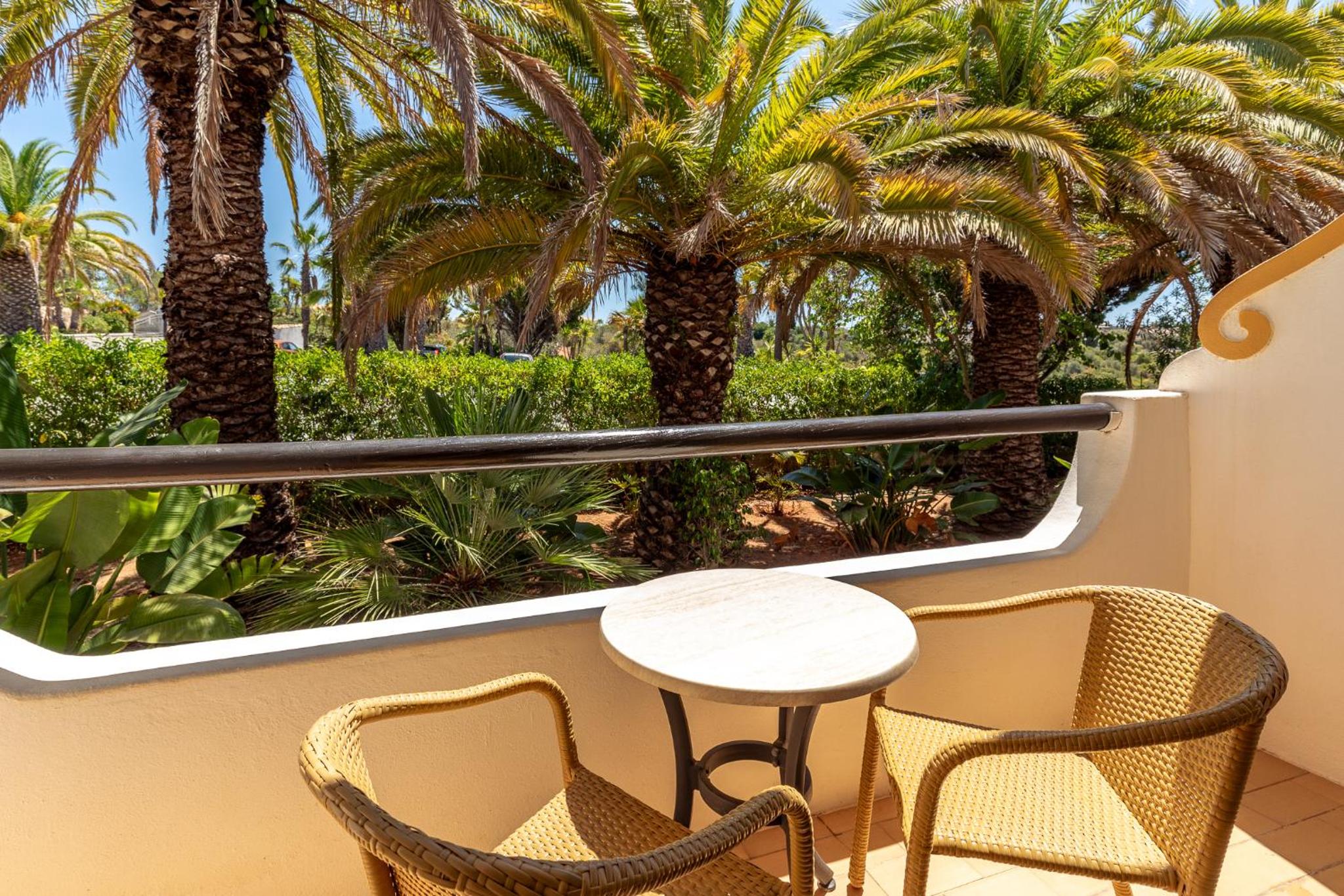 Double or Twin Room with Garden View - Photo 2