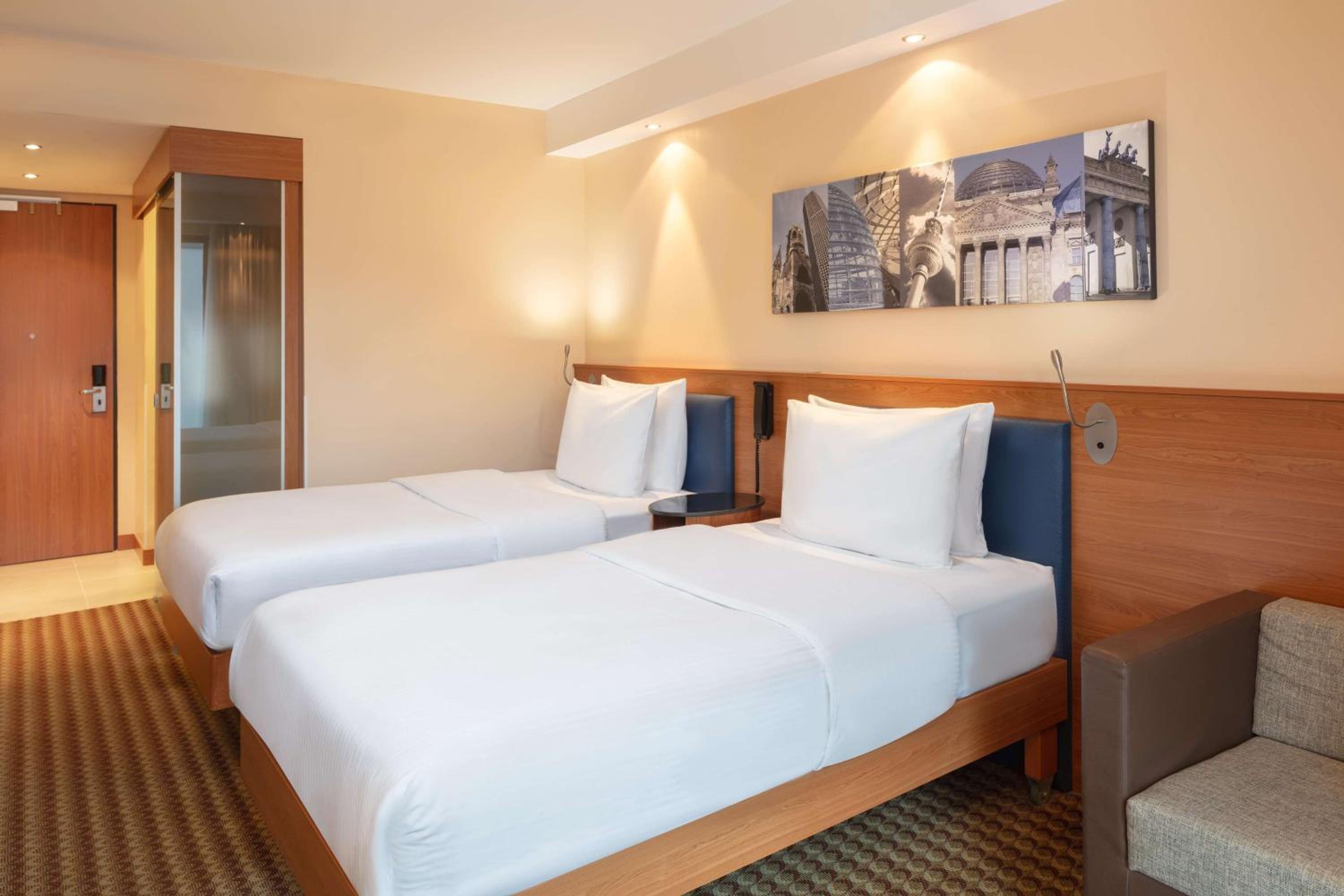 Twin Room - Photo 1