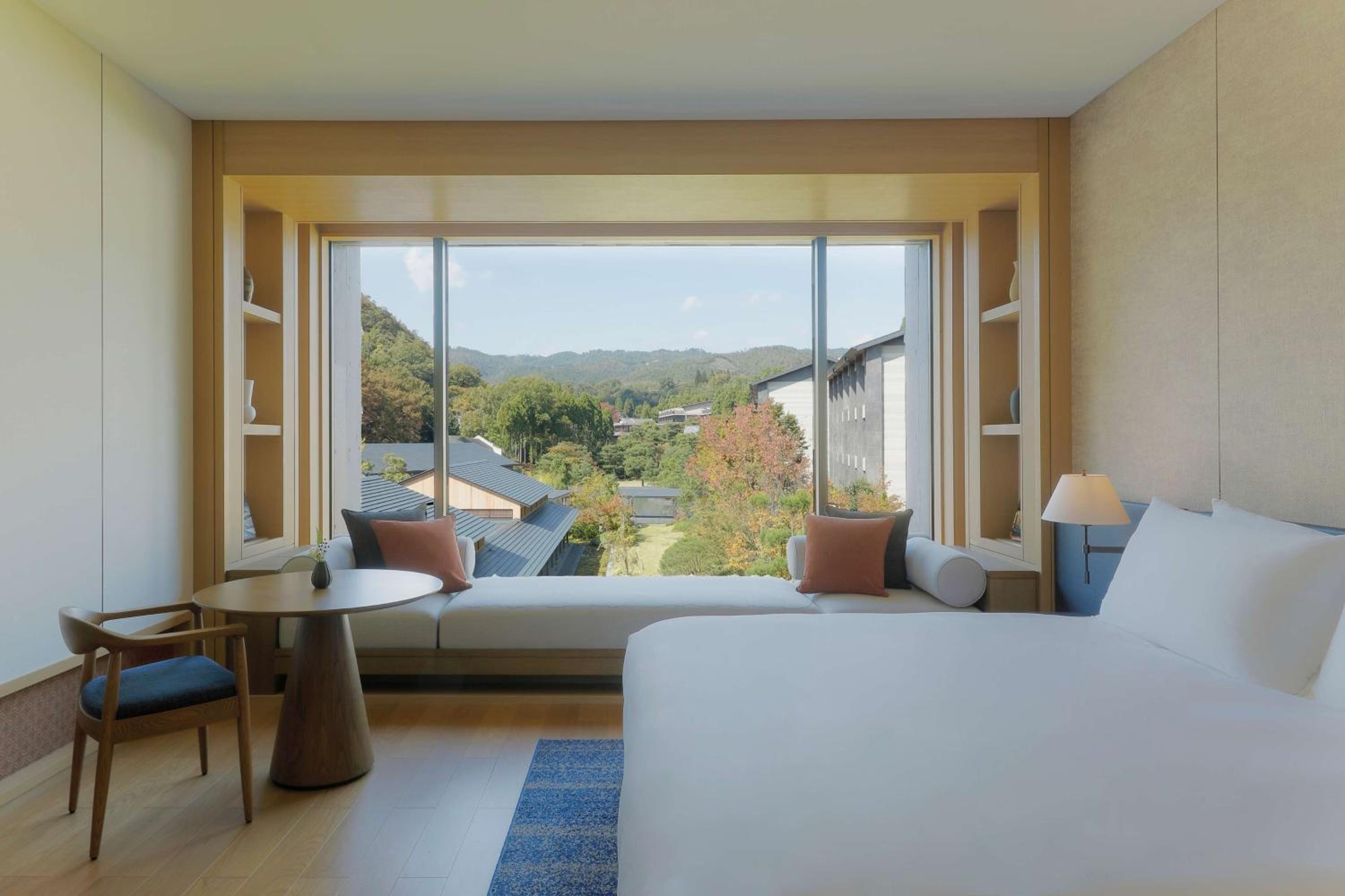 Panorama Deluxe King Room - Photo 2
