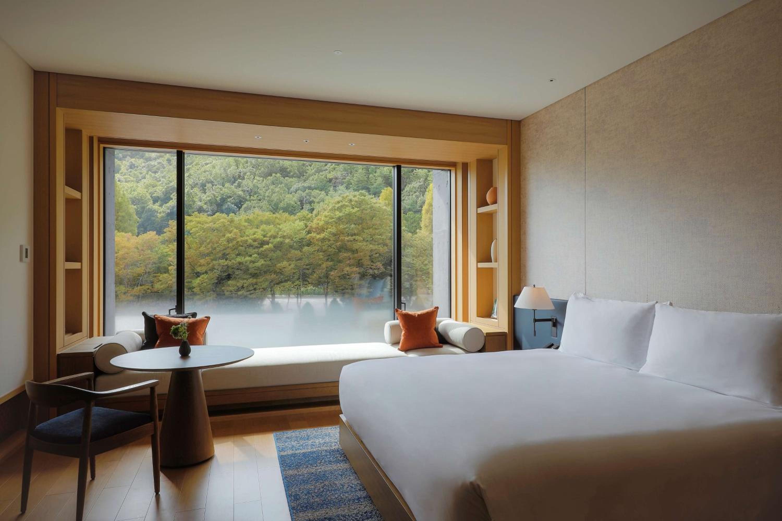Premier Deluxe King Room - Photo 1