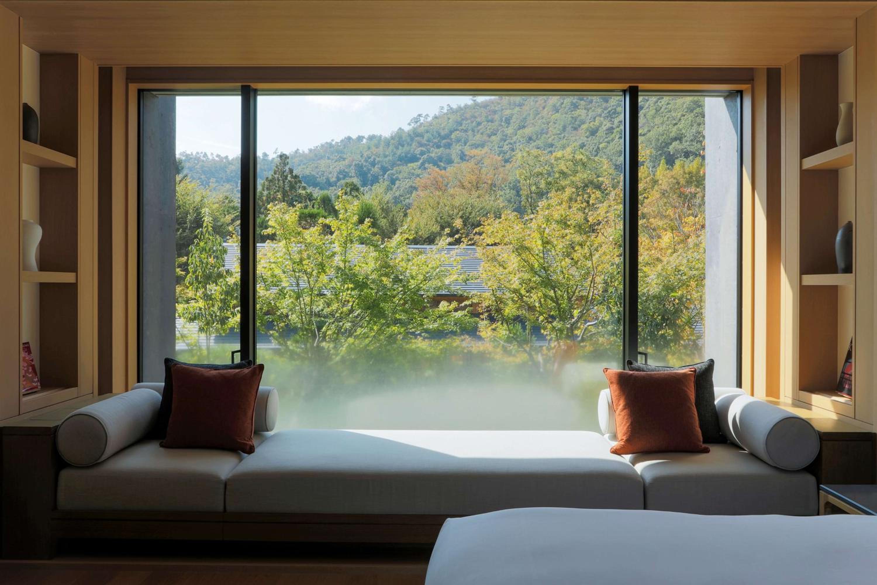 Deluxe King Room - Photo 3
