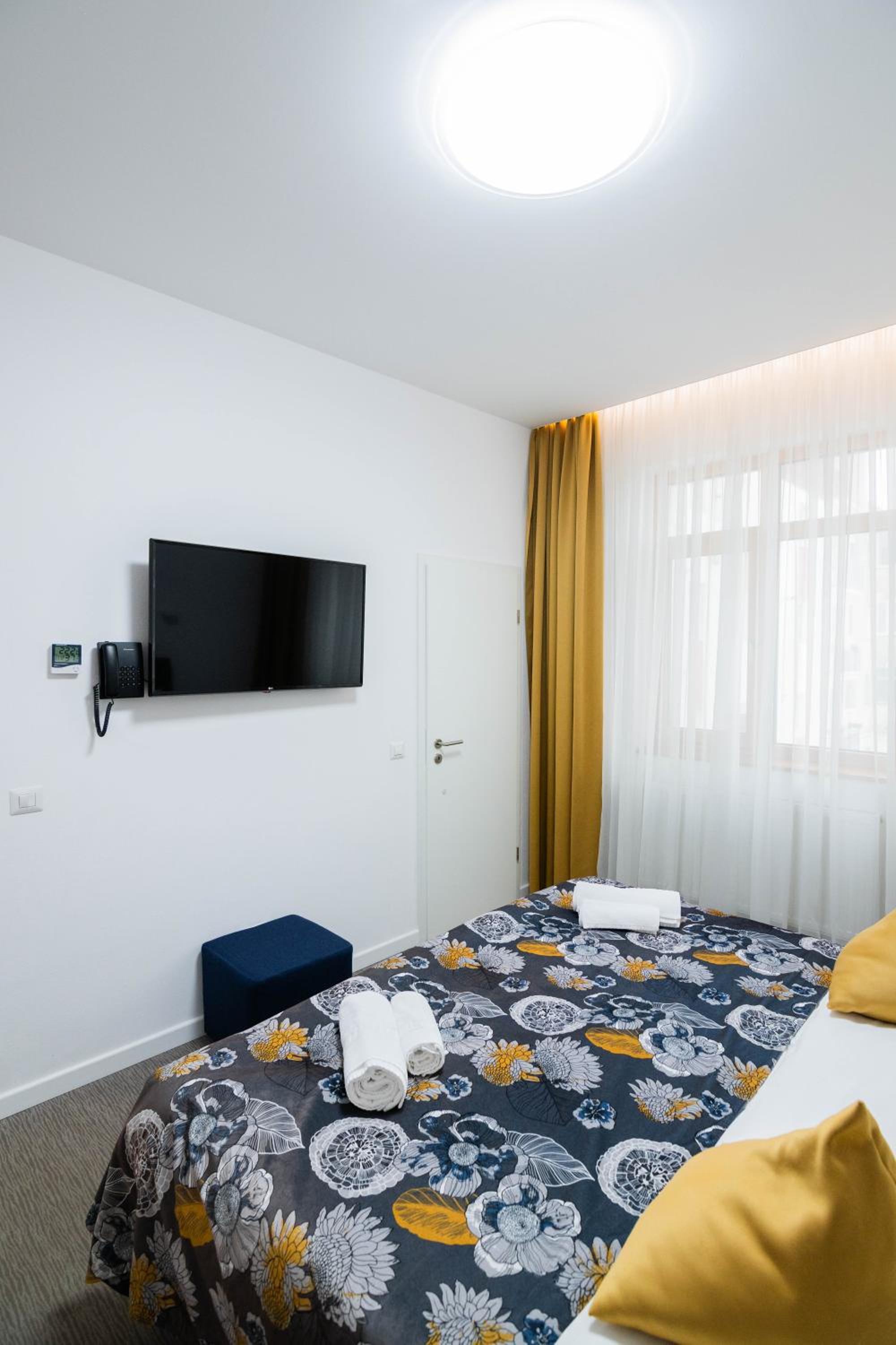Standard Double Room - Photo 5
