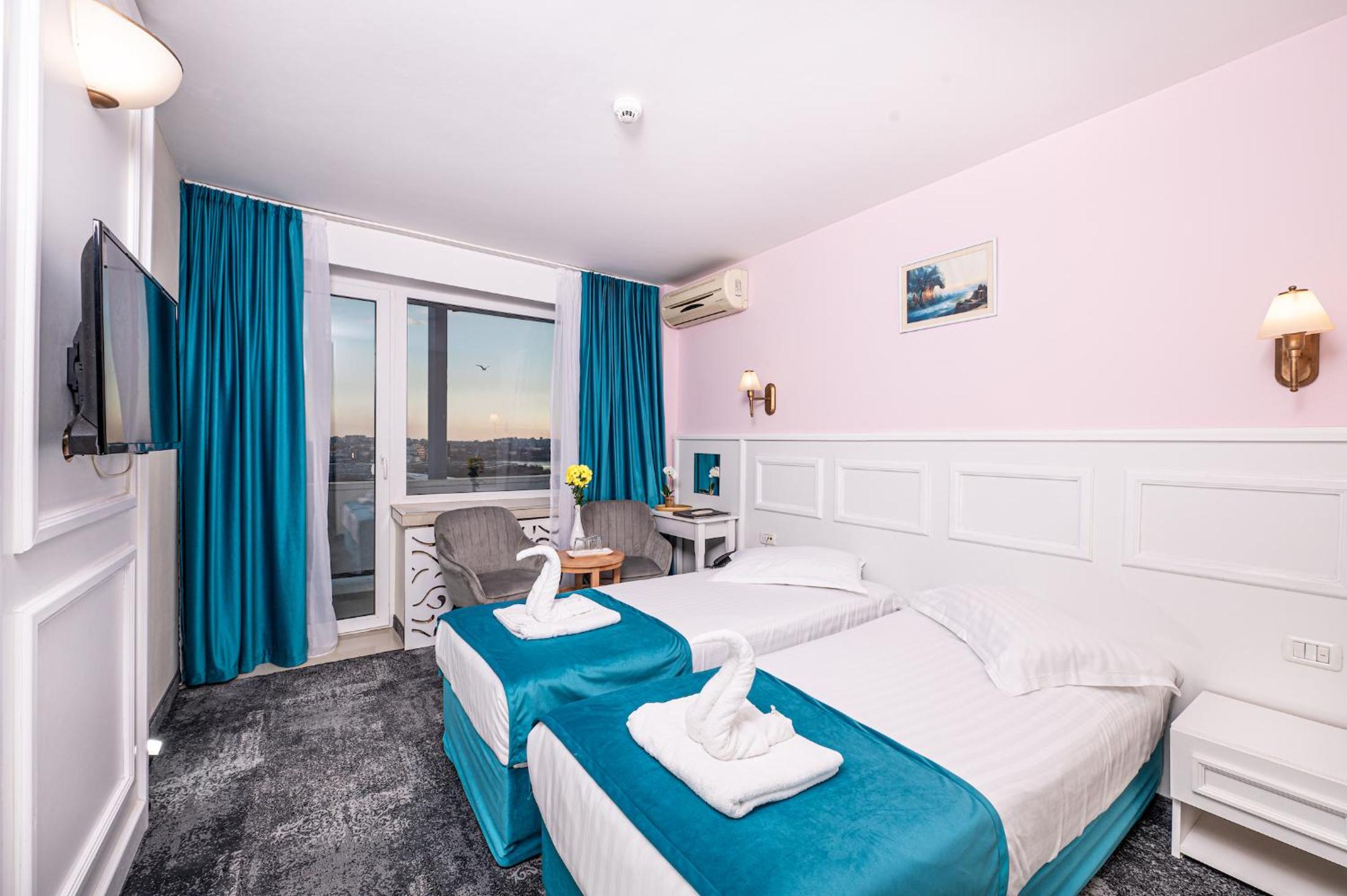 Superior Twin Room Side Sea View