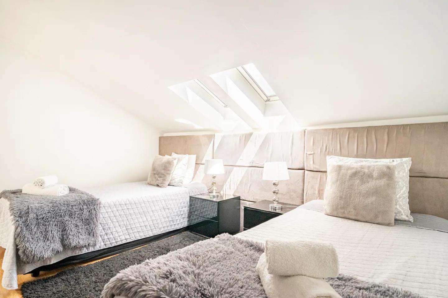 Family Room with Private Bathroom photo 2