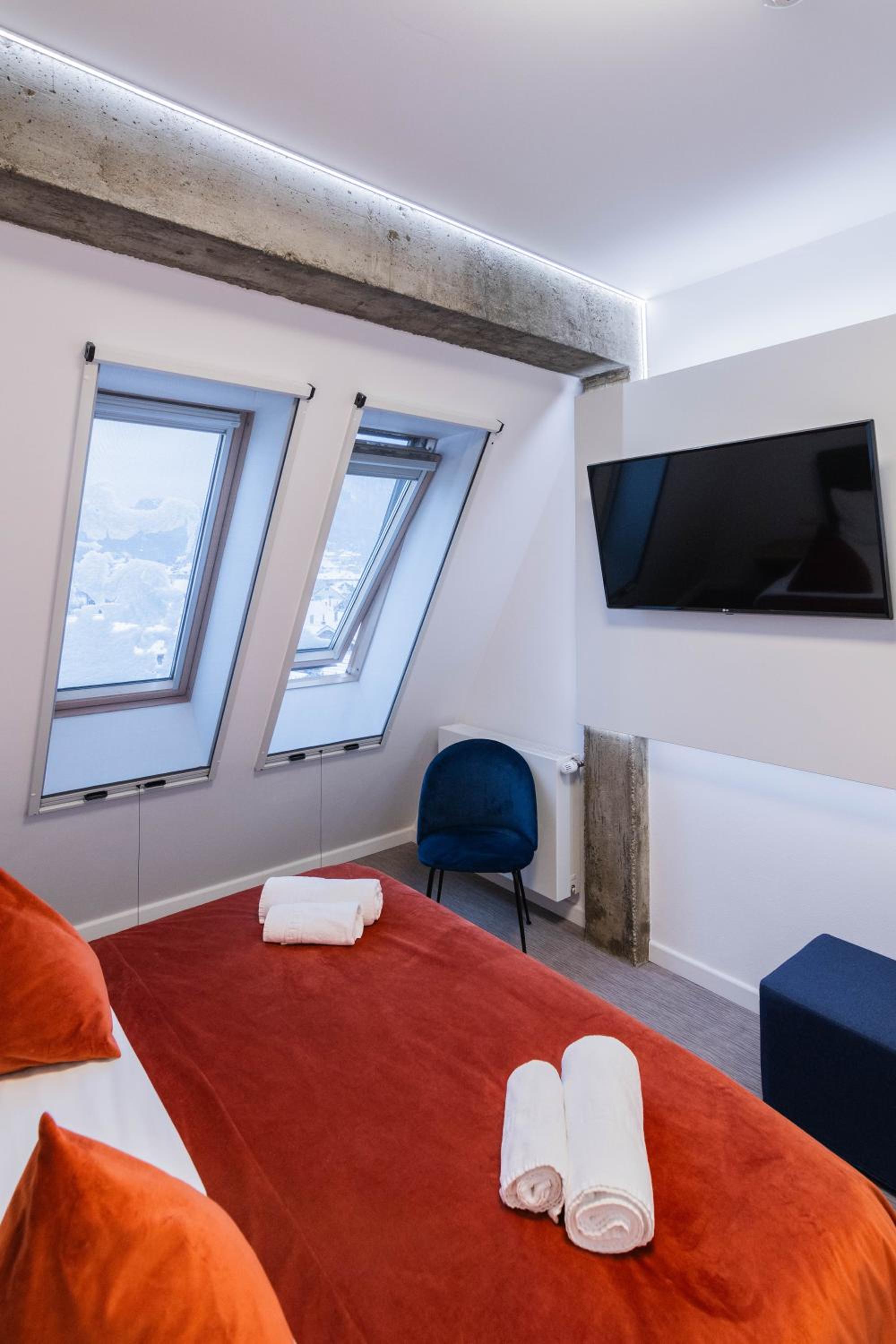 Standard Double Room - Photo 10