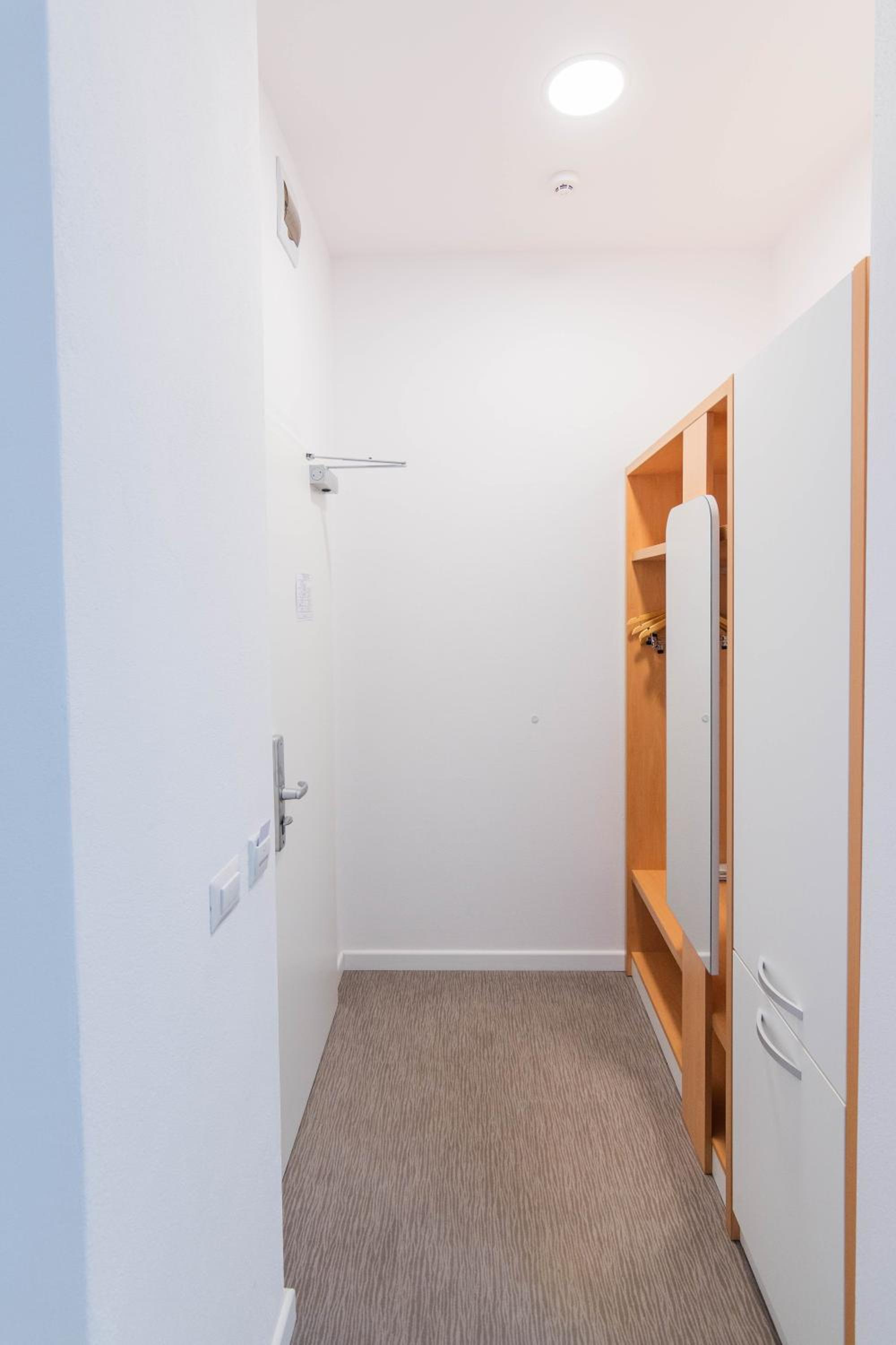 Double Room with Spa Bath - Photo 4