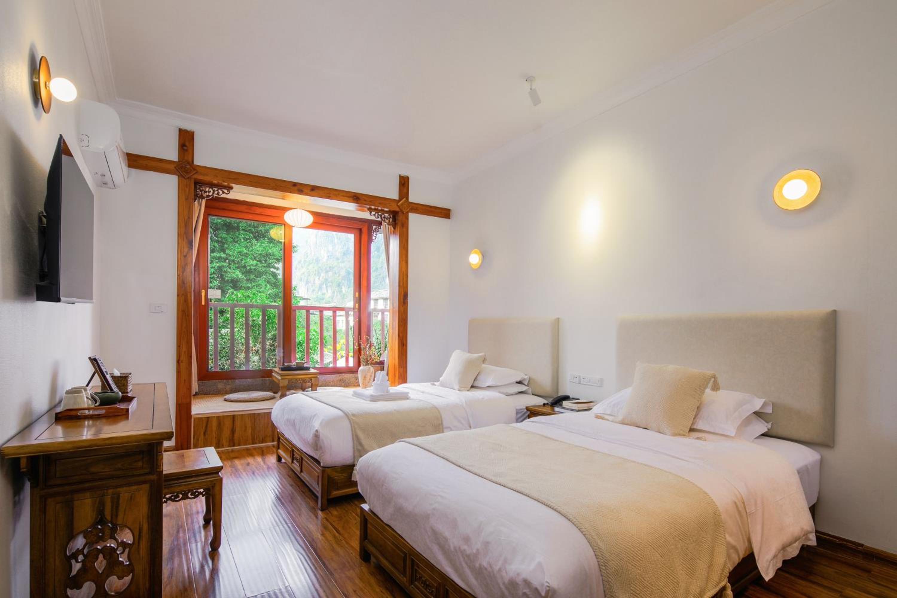 Twin Room with Mountain View photo 1