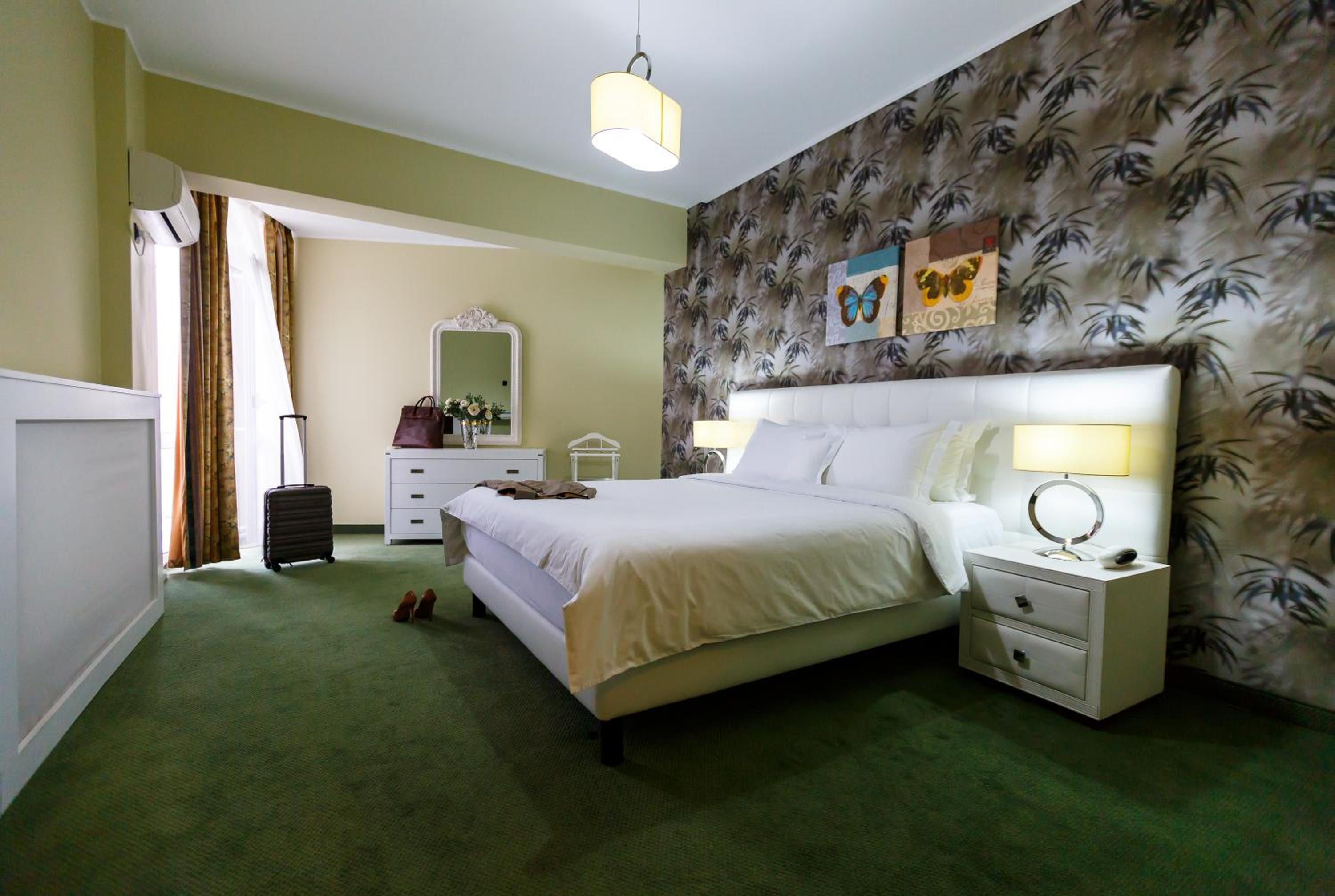 Superior Suite with Sofa - Photo 1