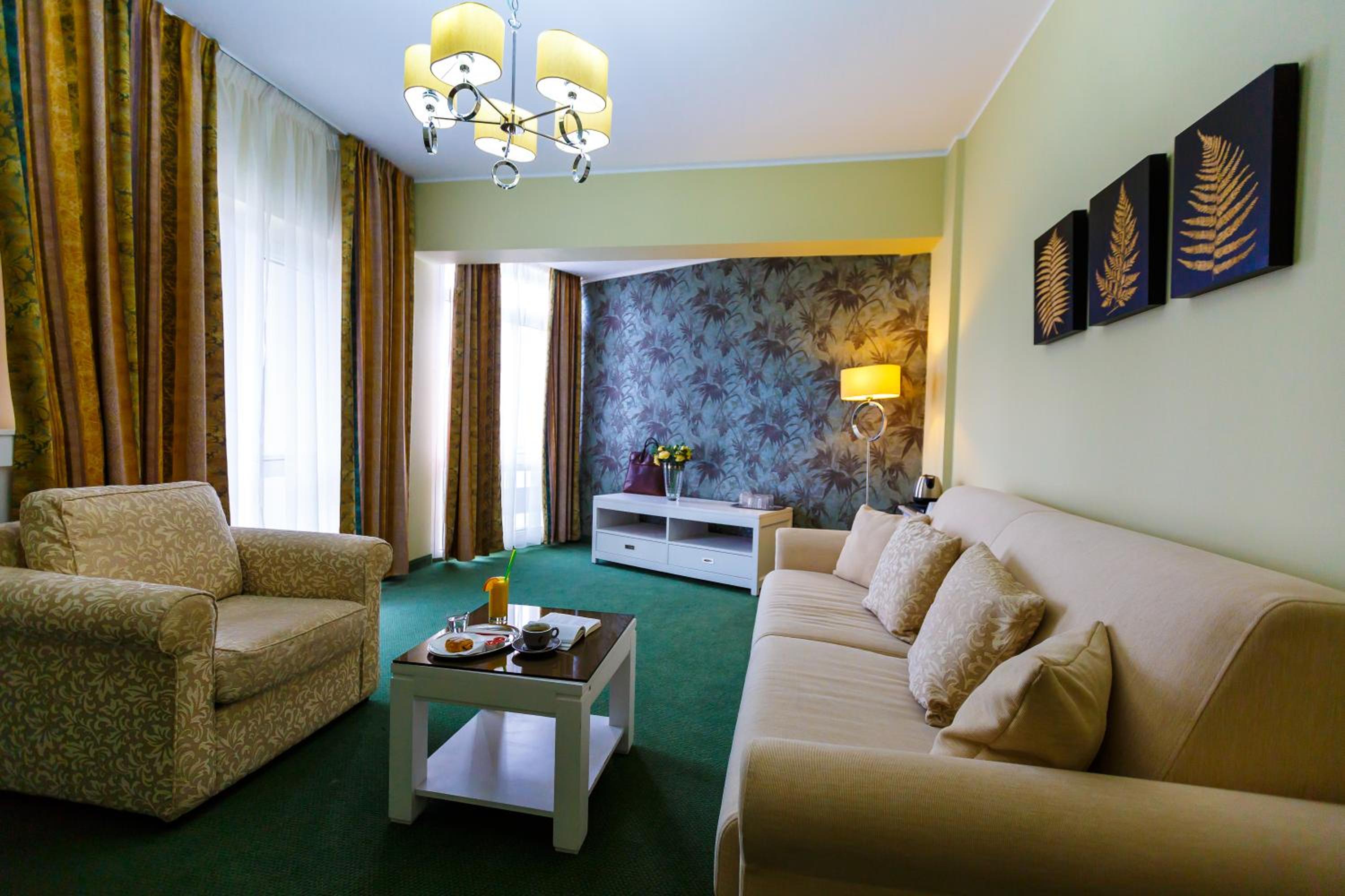Superior Suite with Sofa - Photo 5