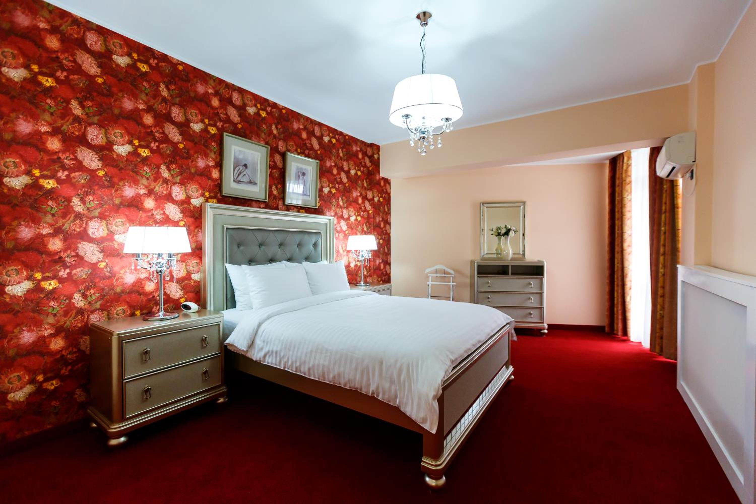 Superior Suite with Sofa - Photo 2