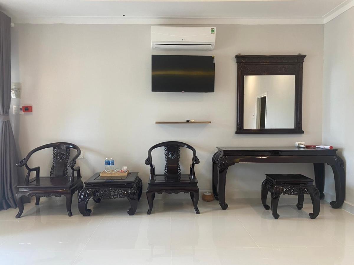 Deluxe Double Room (2 Adults + 1 Child)