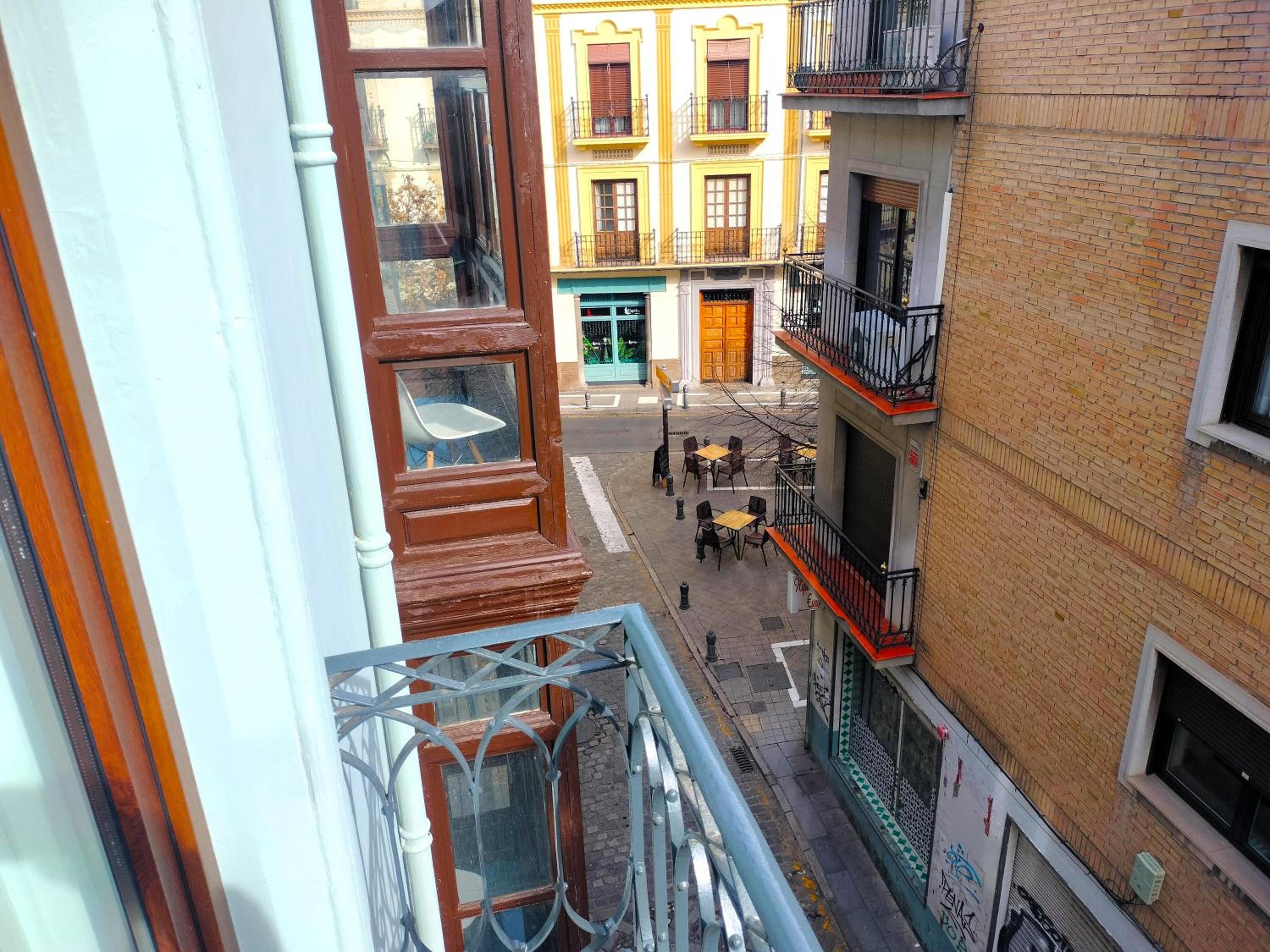 Triple Room with Balcony - Photo 27