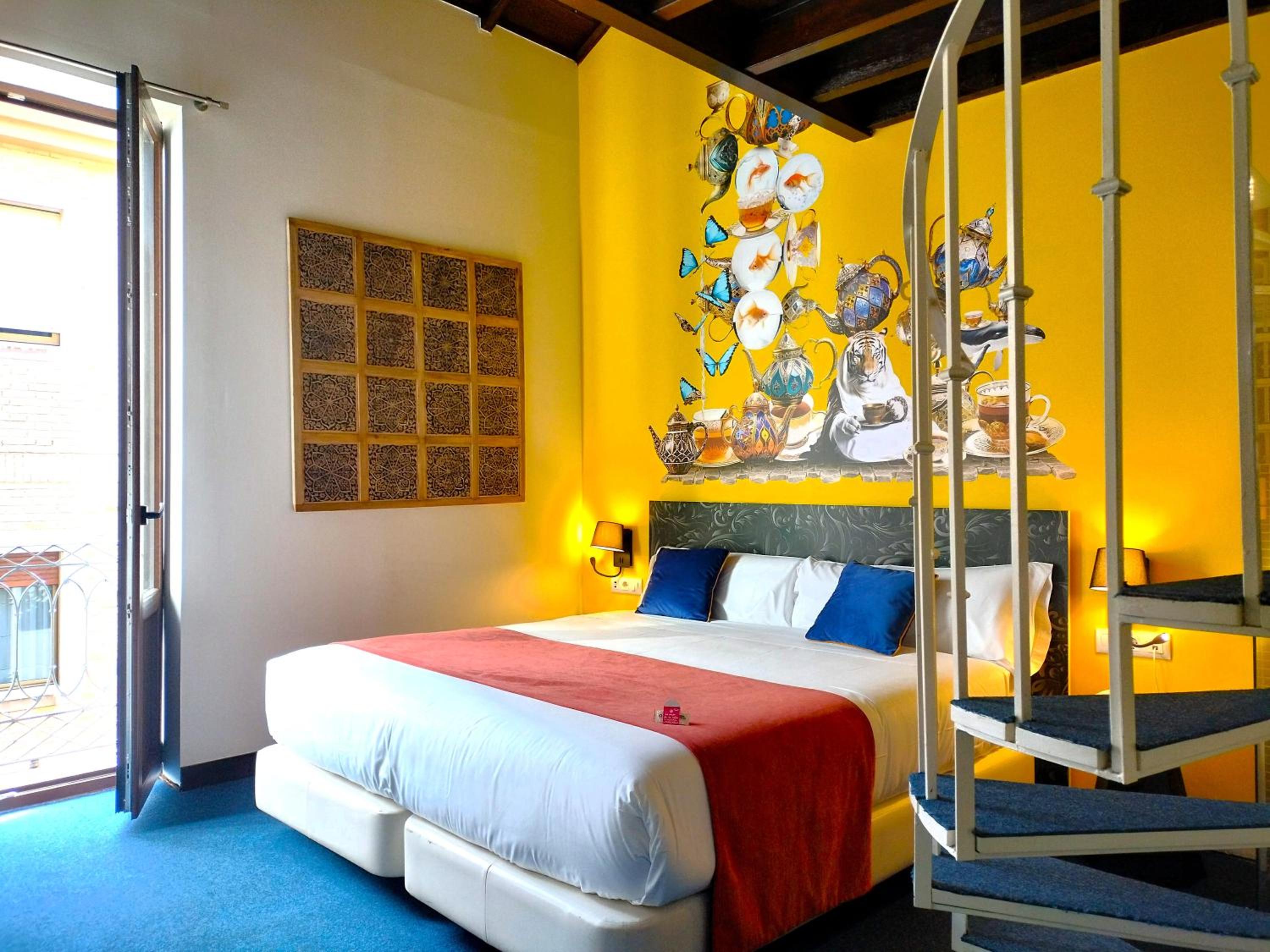 Triple Room with Balcony - Photo 26
