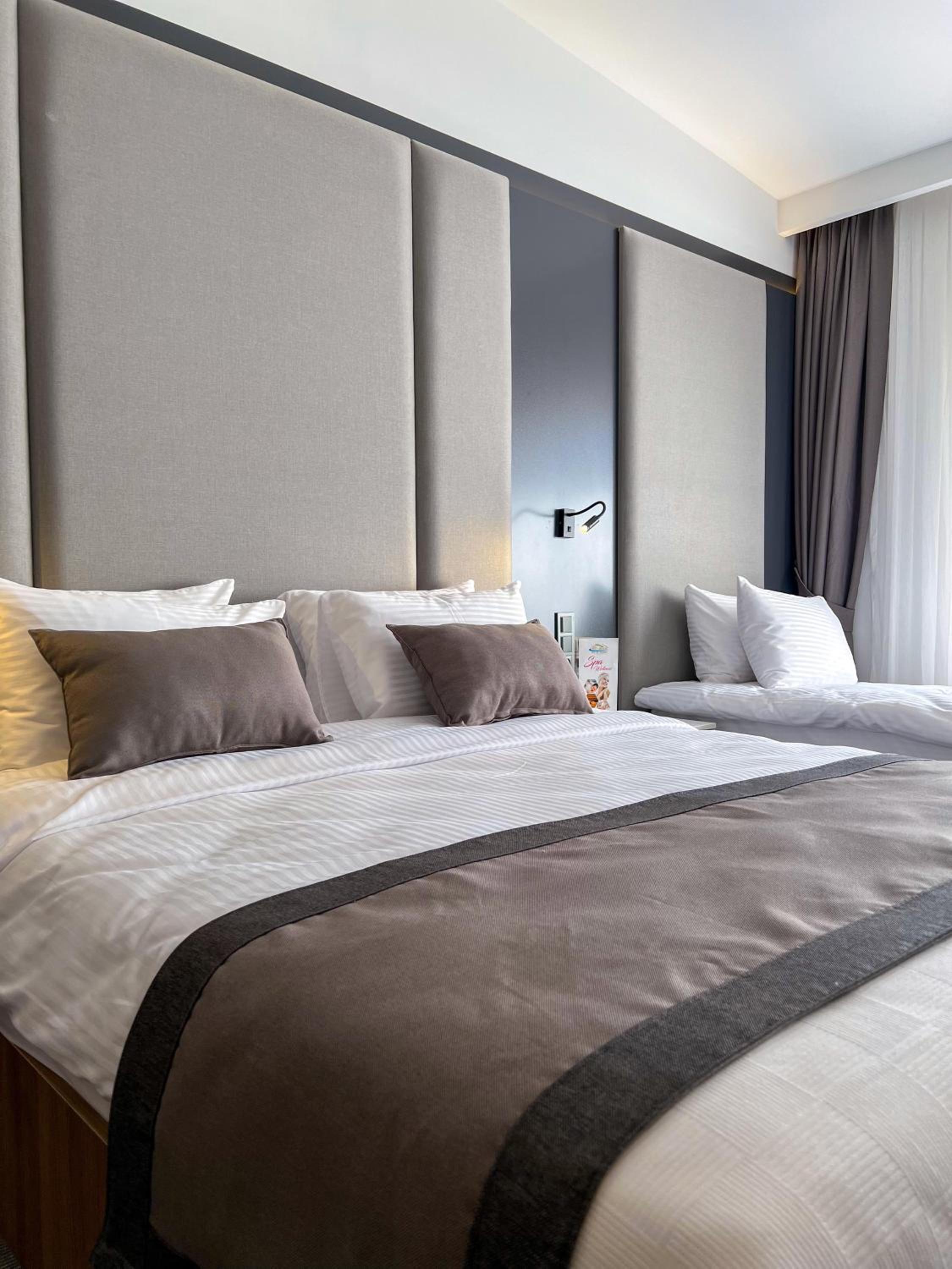 Standard Double Room - Photo 9