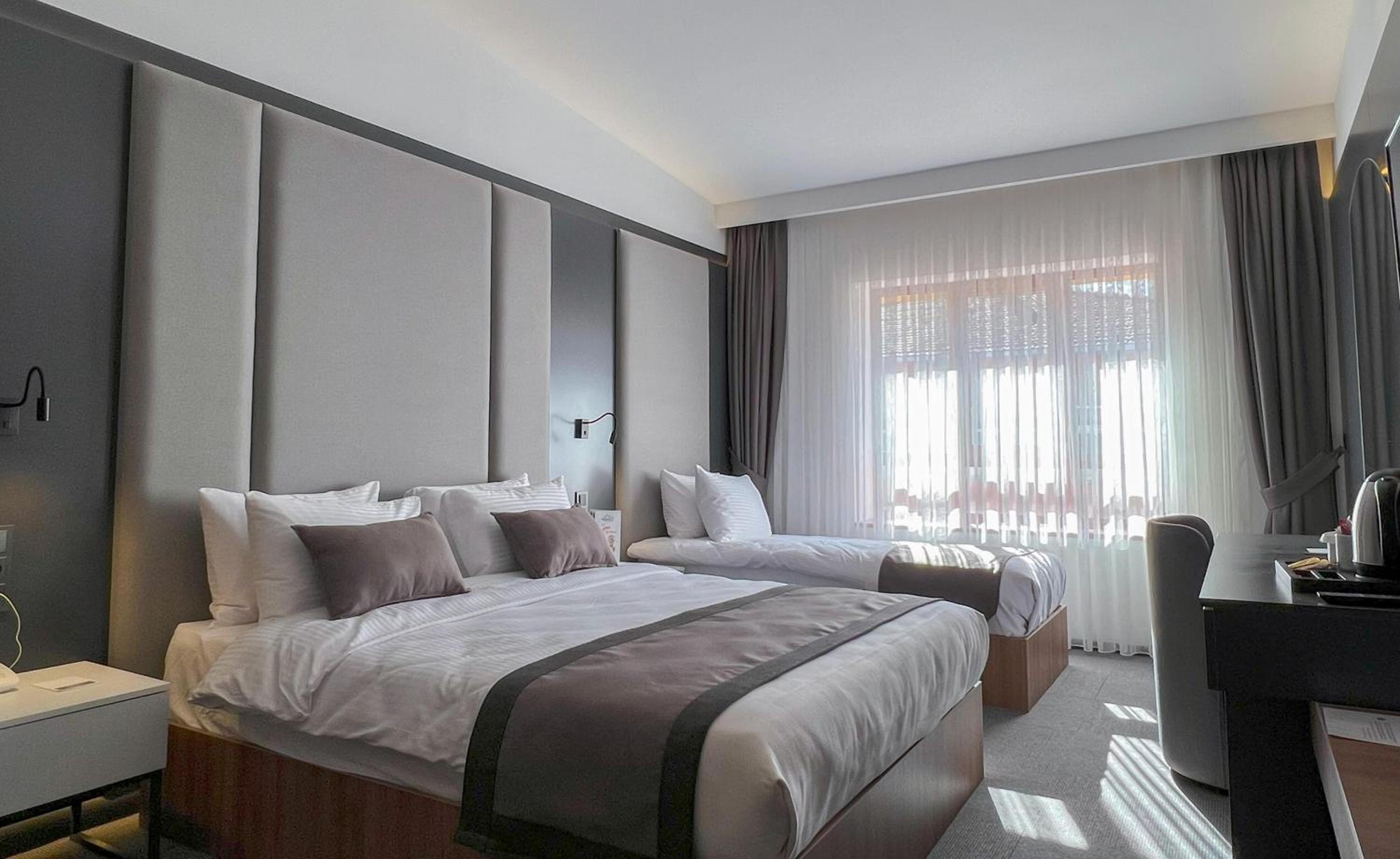 Standard Double Room - Photo 10