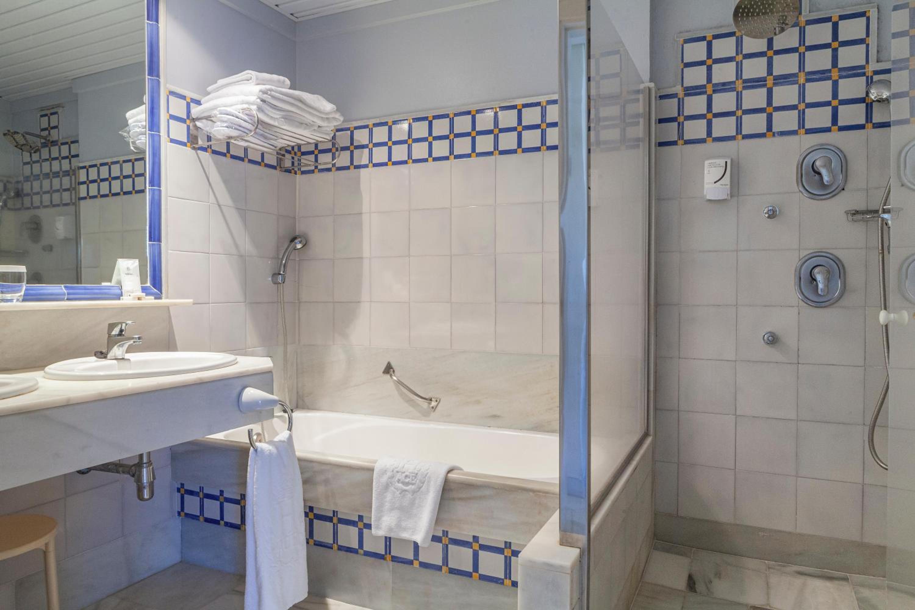 Junior Suite - Photo 11