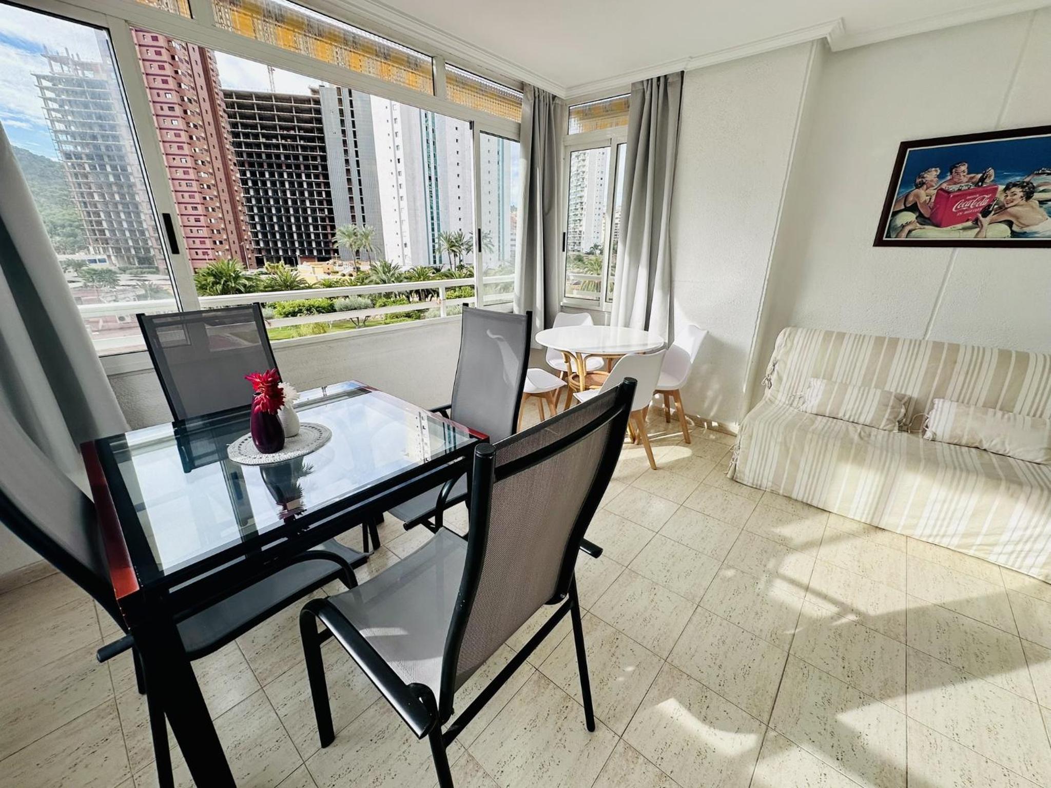 Apartamento con vista a la piscina