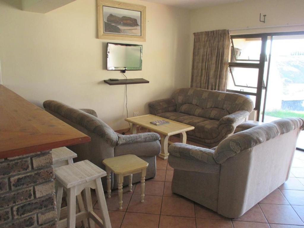 Four-Bedroom House photo 3