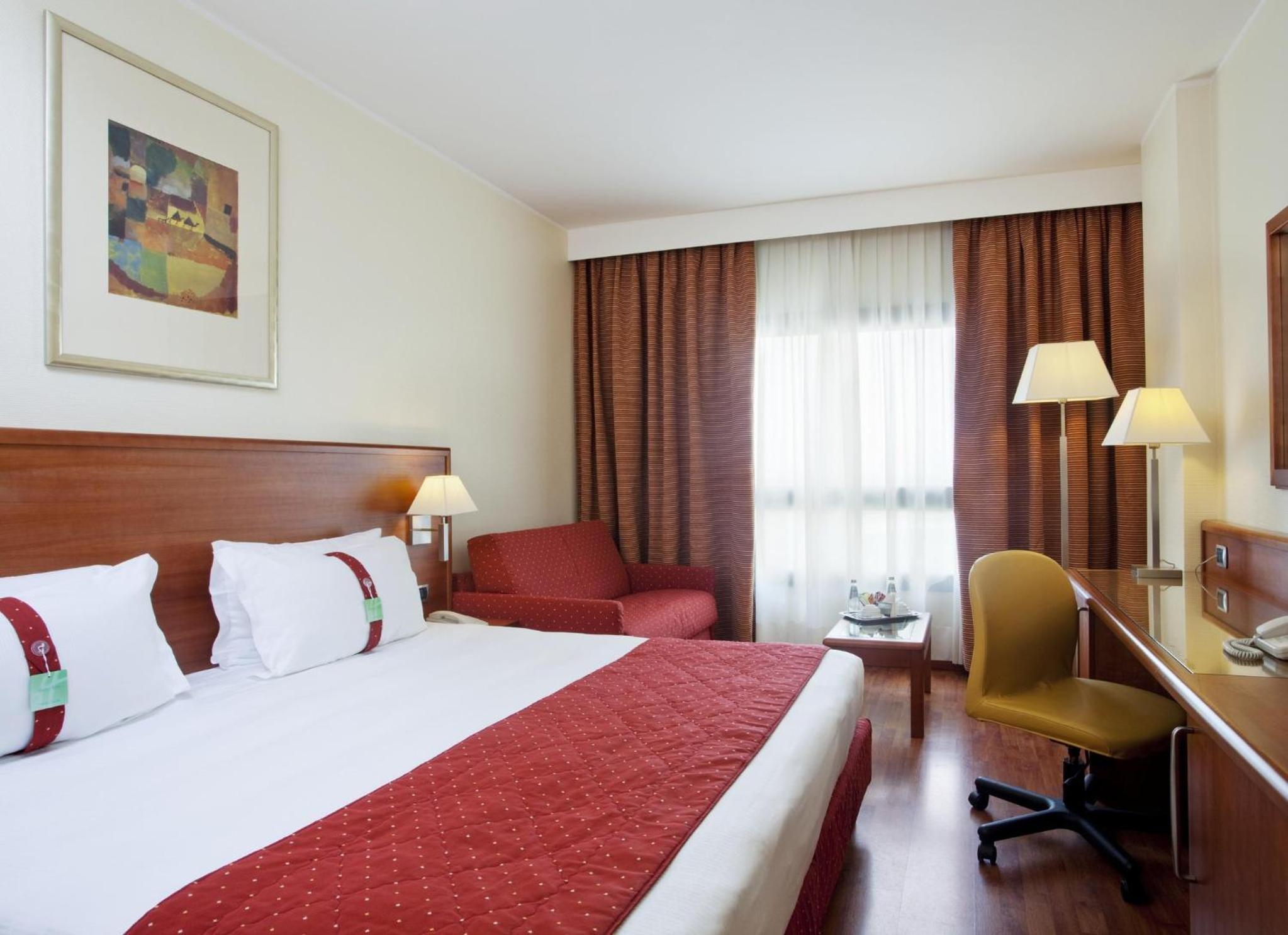 Premium Room - Photo 6