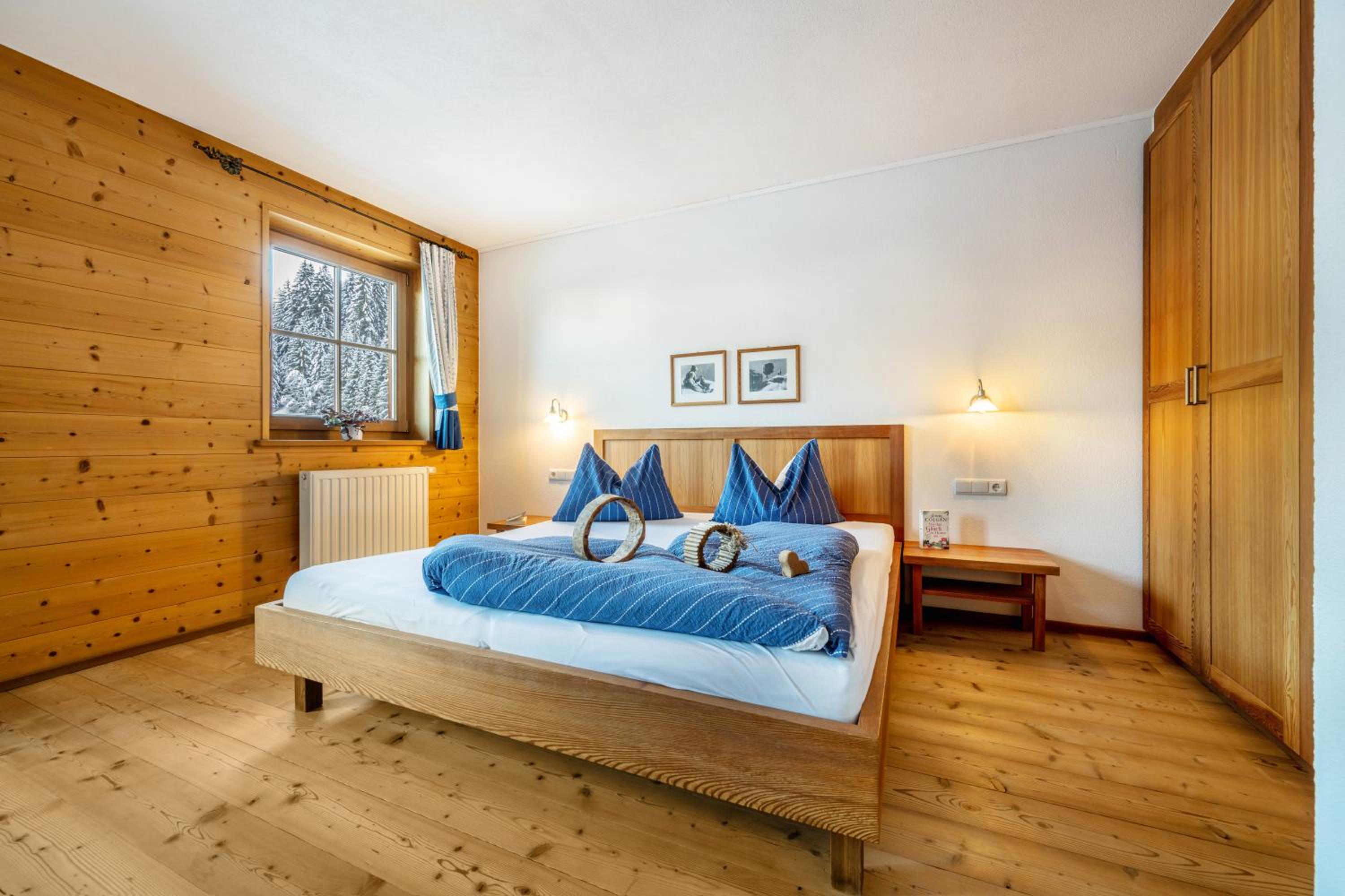 Two-Bedroom Deluxe Apartment with Garden View