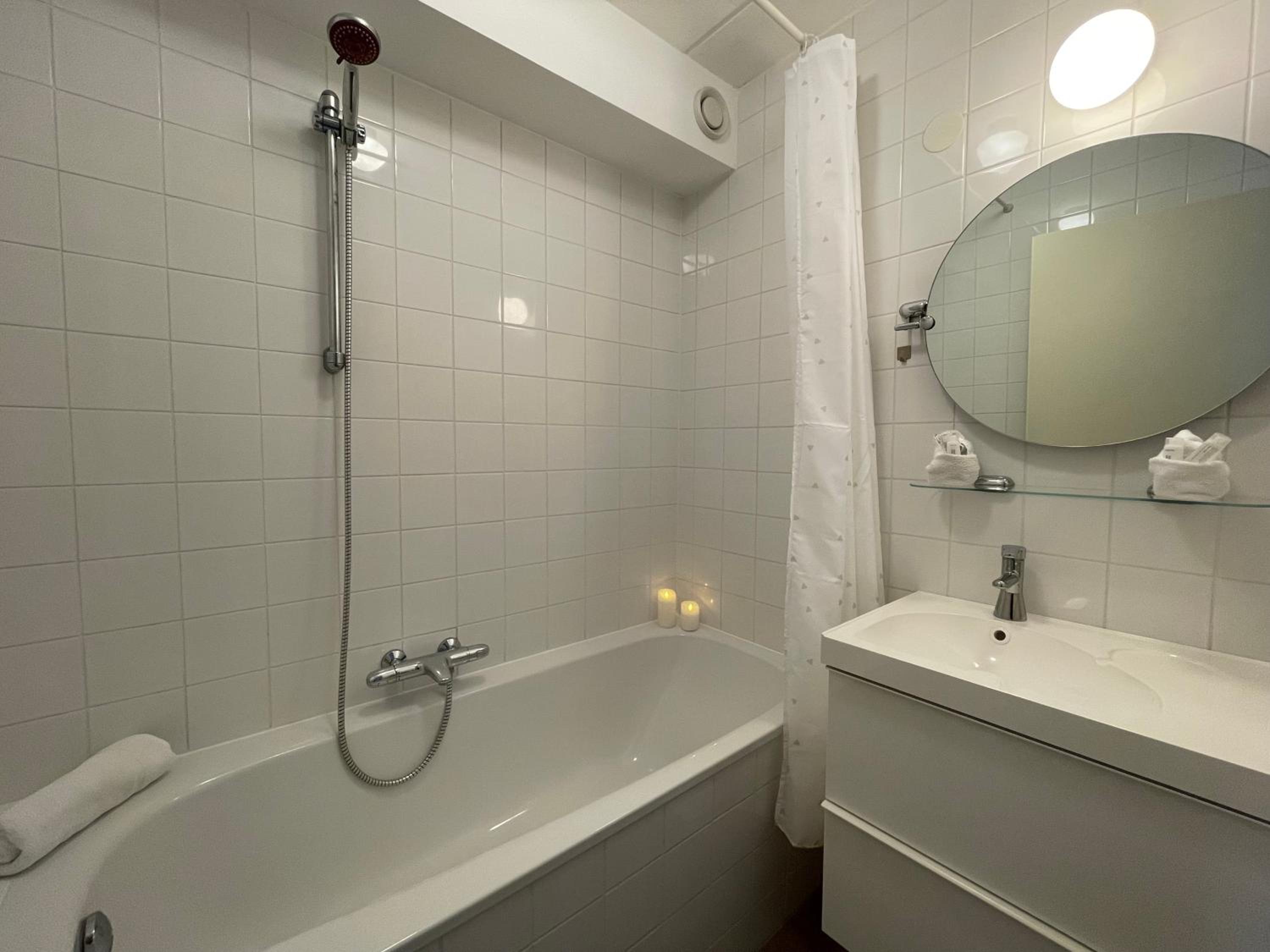 Three-Bedroom House photo 2
